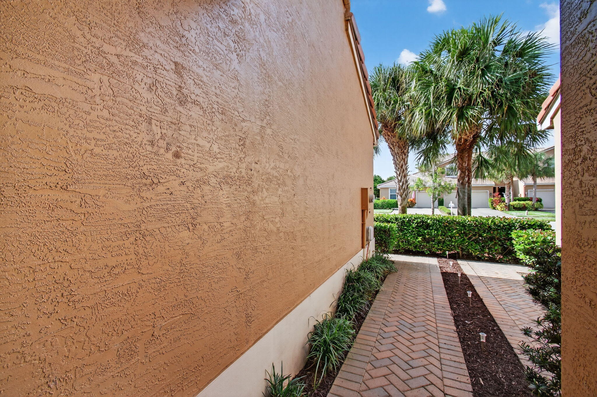 COLONY LAKE - Residential