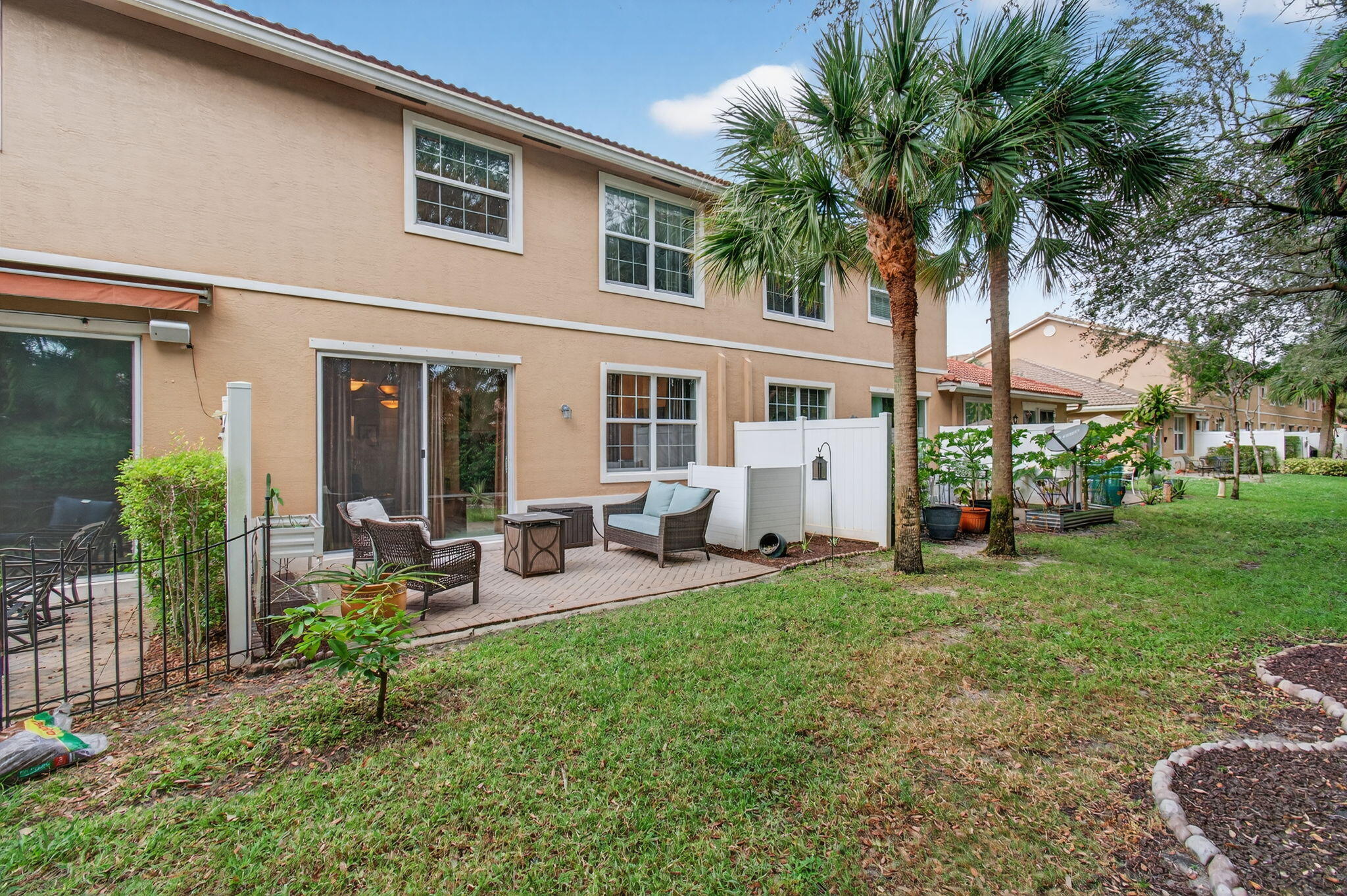 COLONY LAKE - Residential