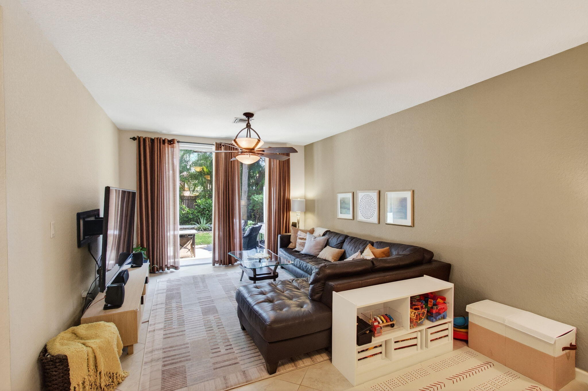 COLONY LAKE - Residential
