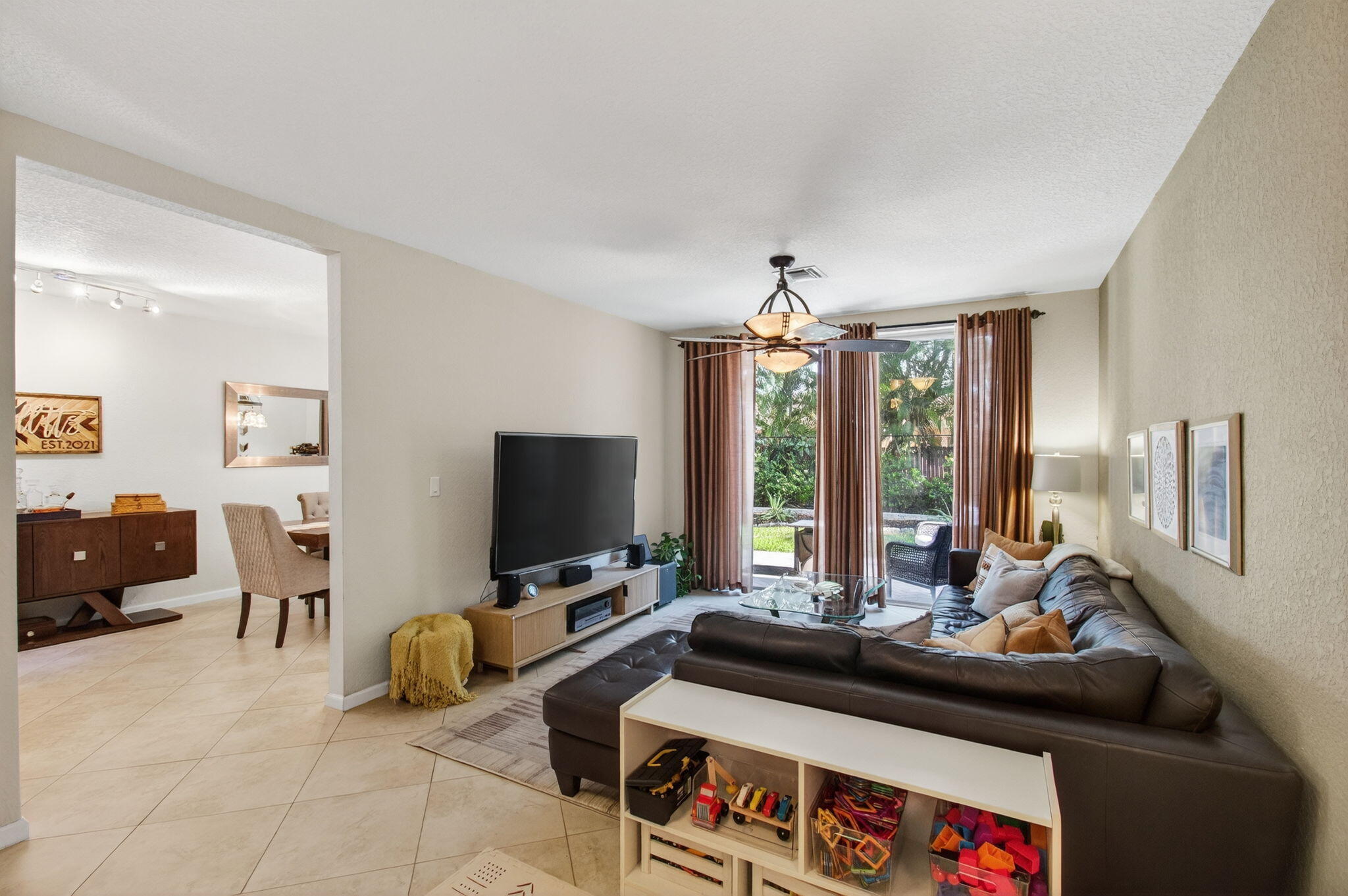 COLONY LAKE - Residential