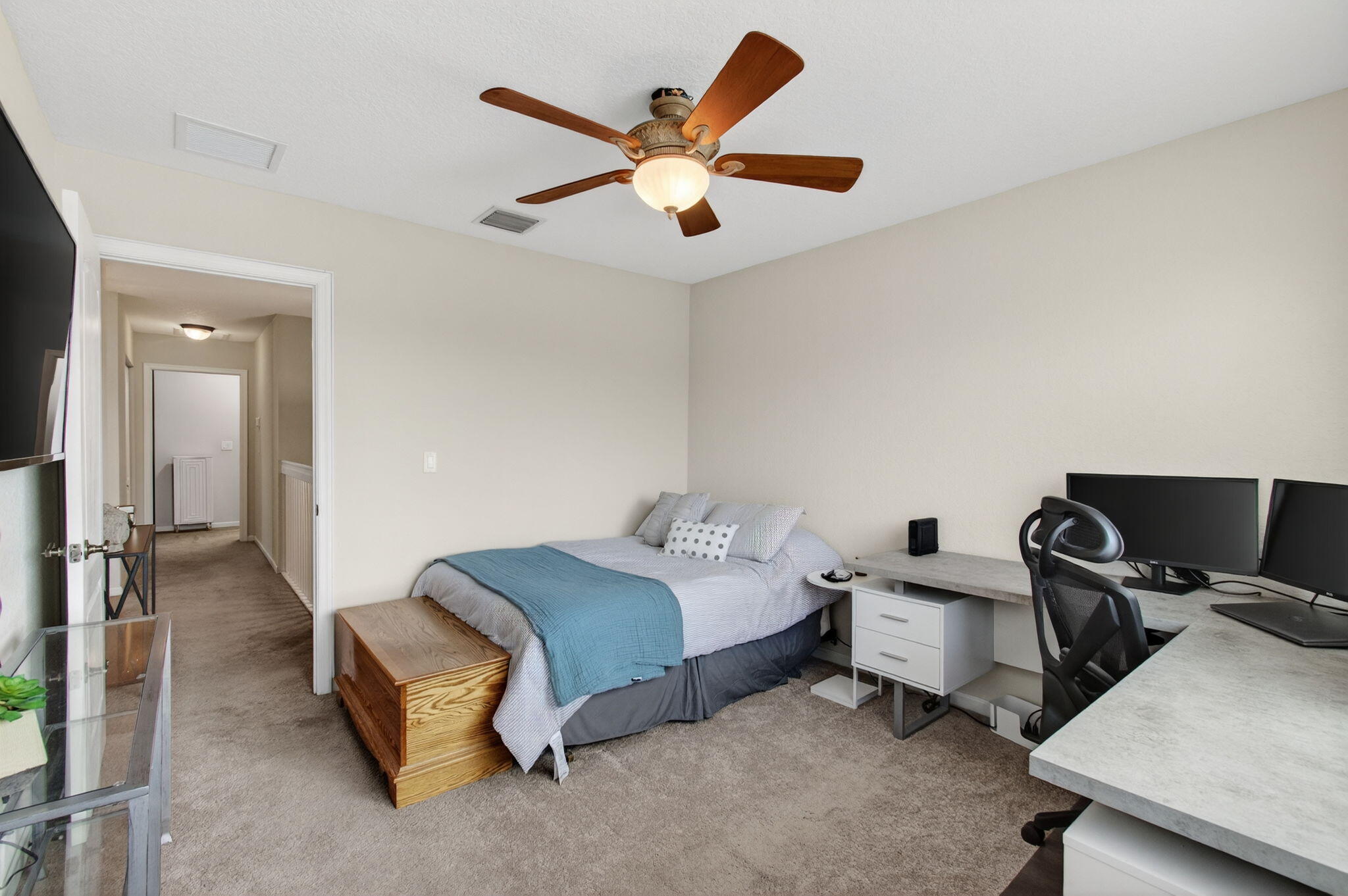 COLONY LAKE - Residential