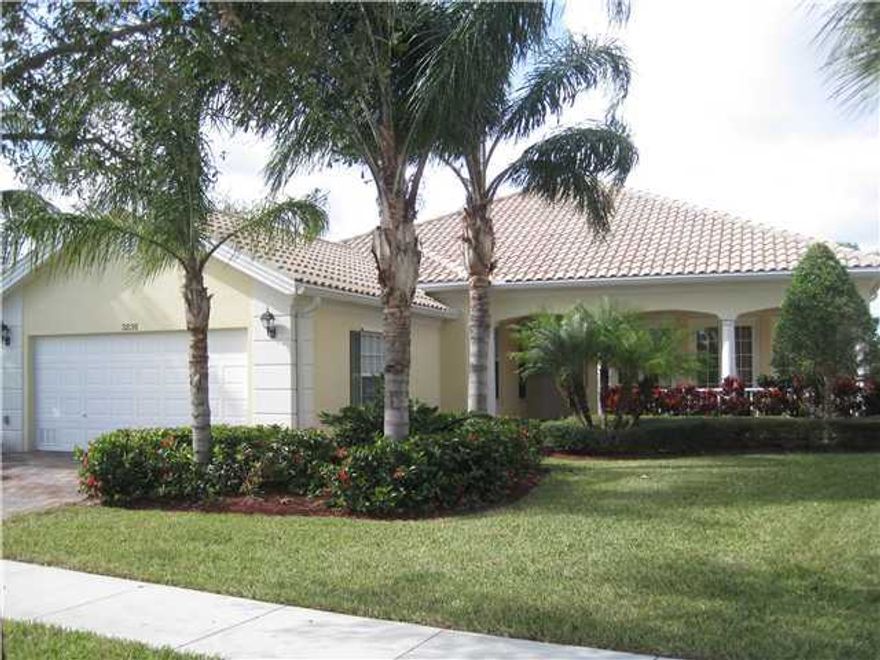 Beautifully furnished 5 bedroom, 3 bath pool home w/ lake views and screened patio!  Pool is heated.  Bedrooms have: 2 King beds, 2 Twin beds, 1 Queen, 1 Queen sleeper sofa.  Turnkey - bring your toothbrush!  Only available furnished.