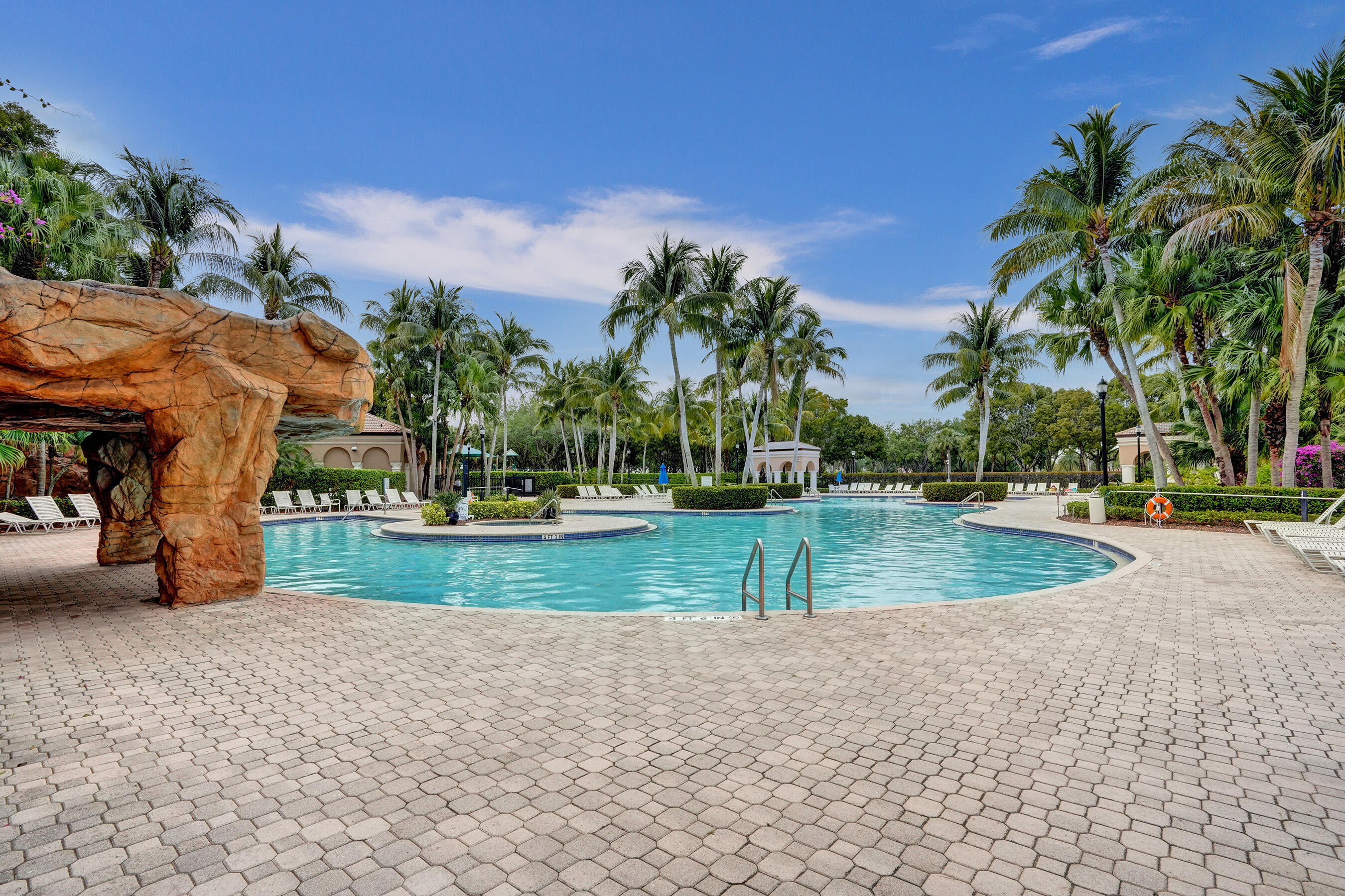 RIVIERA ISLES III - Residential