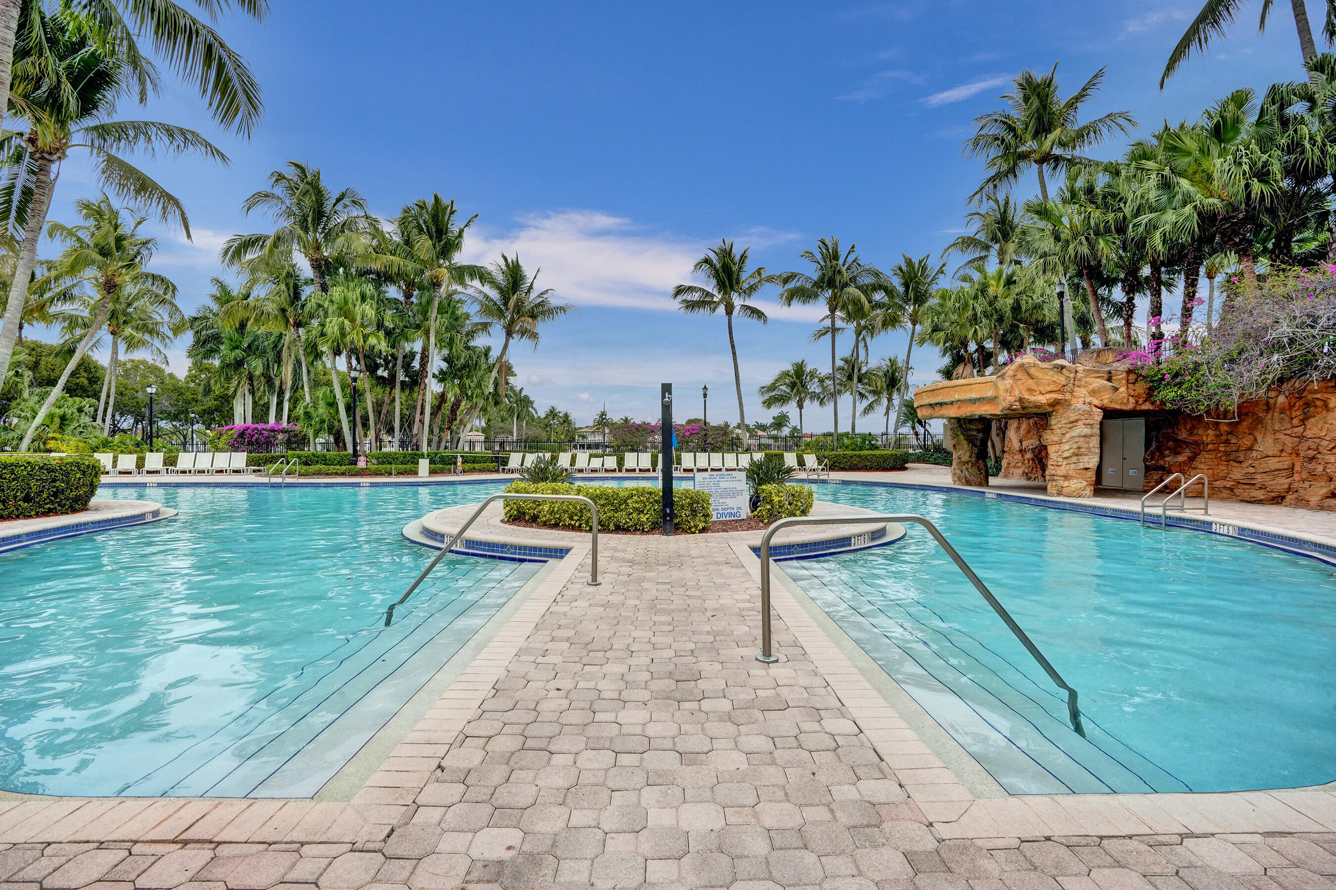 RIVIERA ISLES III - Residential