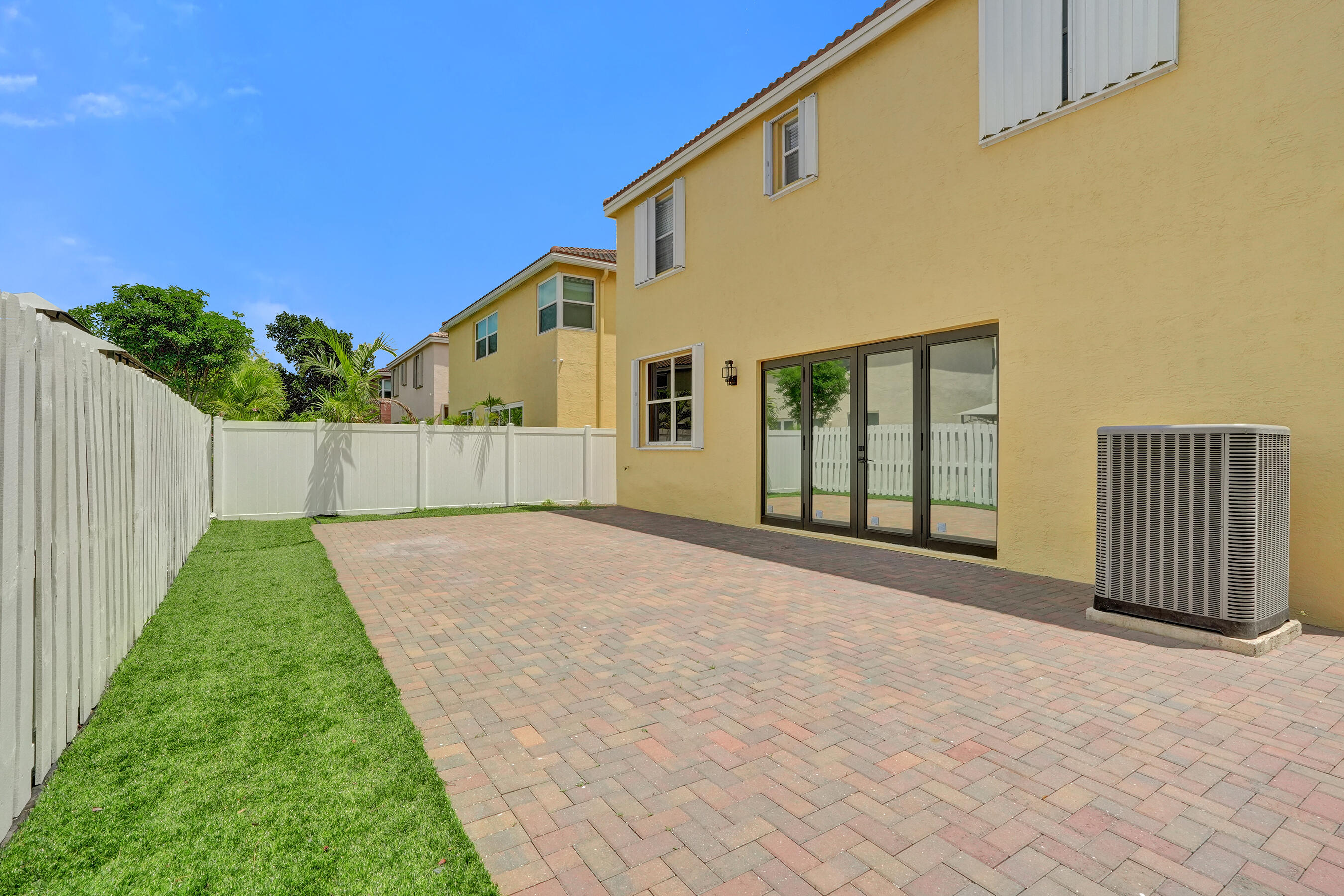 RIVIERA ISLES III - Residential