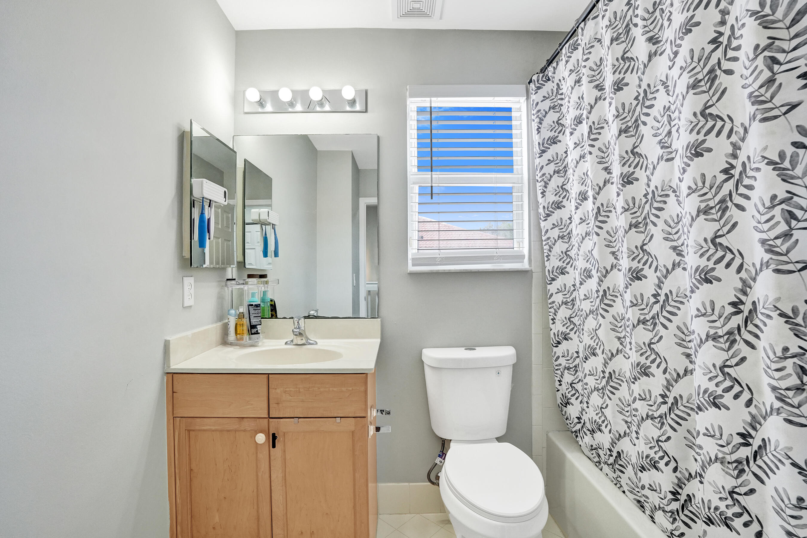 RIVIERA ISLES III - Residential