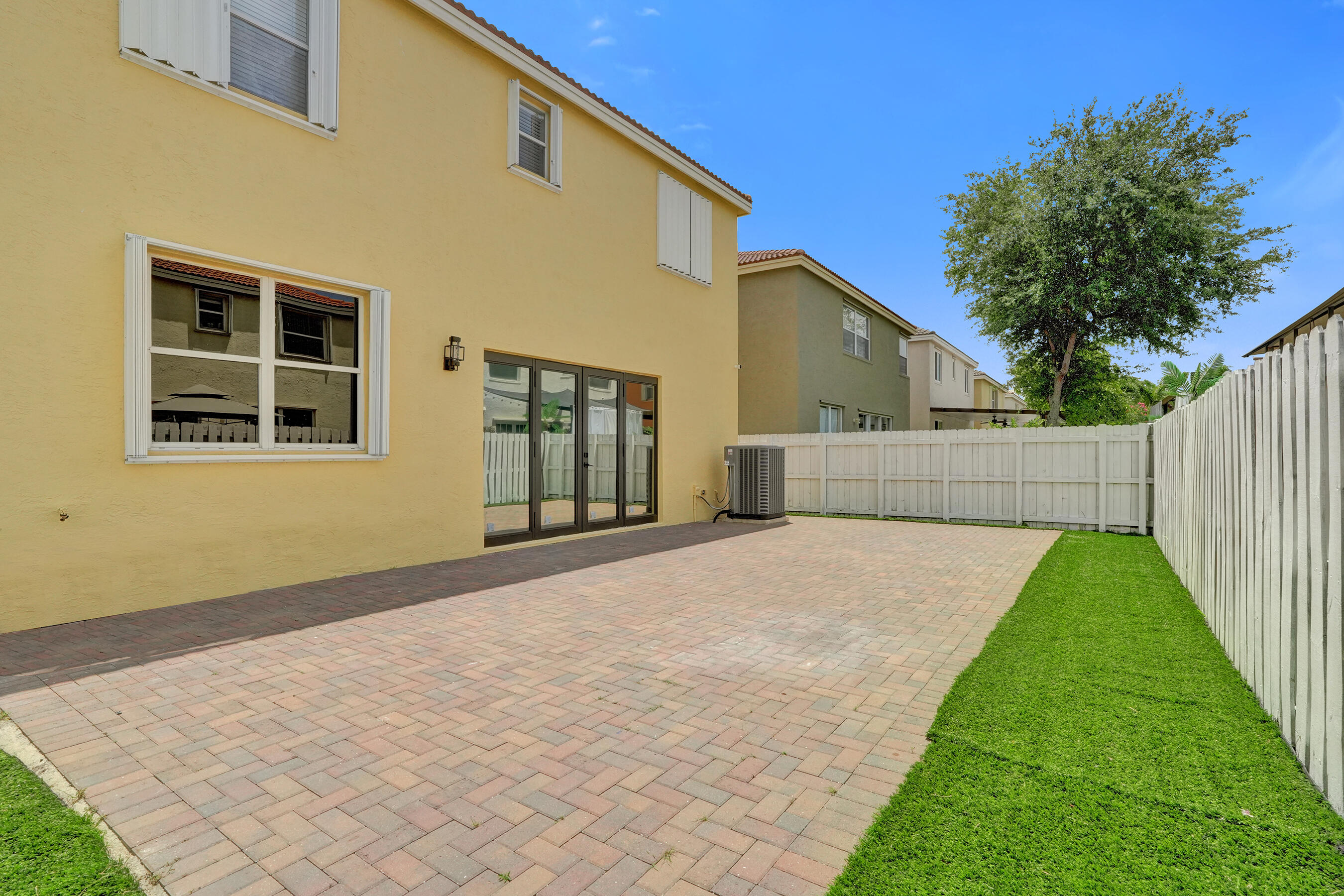 RIVIERA ISLES III - Residential