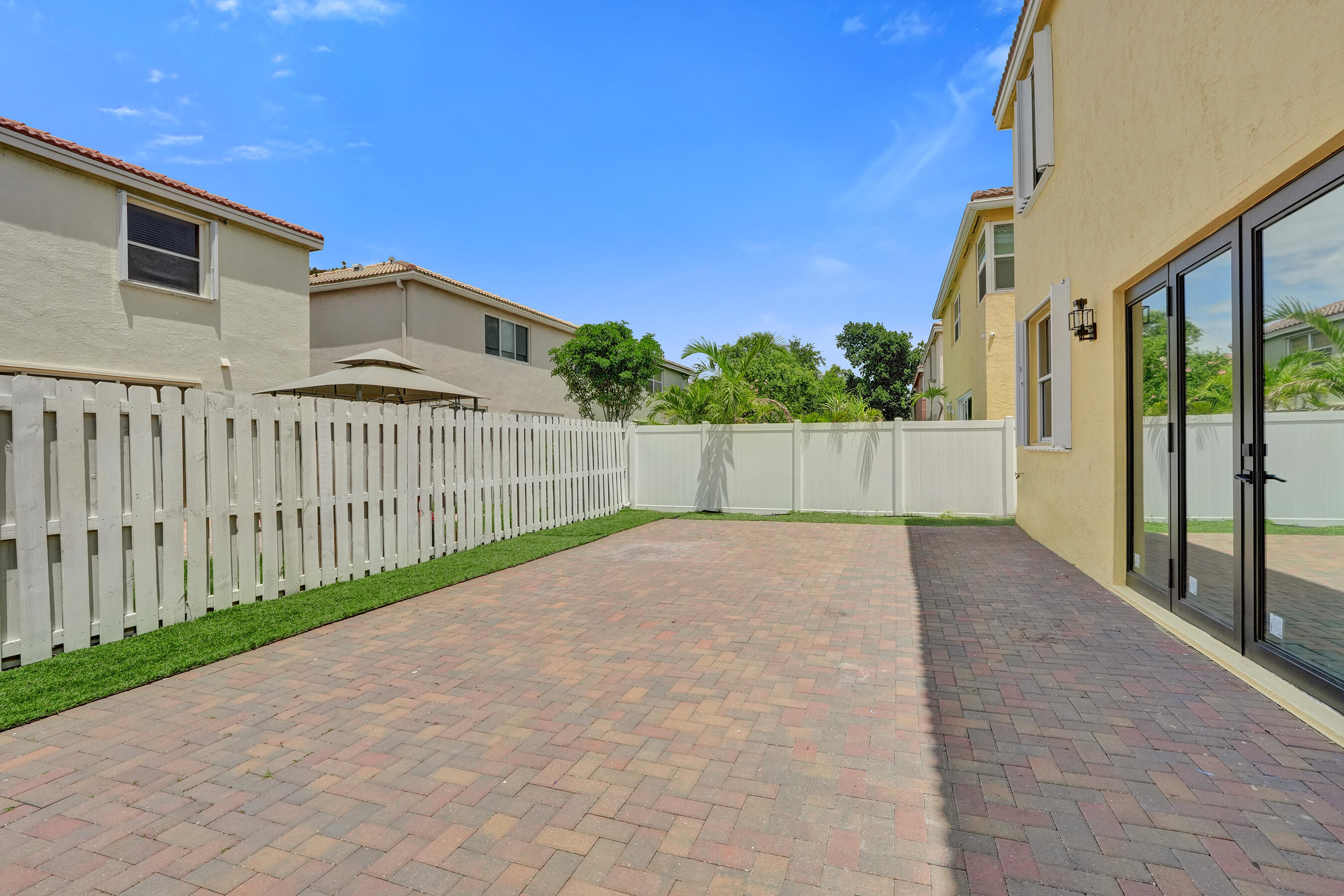 RIVIERA ISLES III - Residential