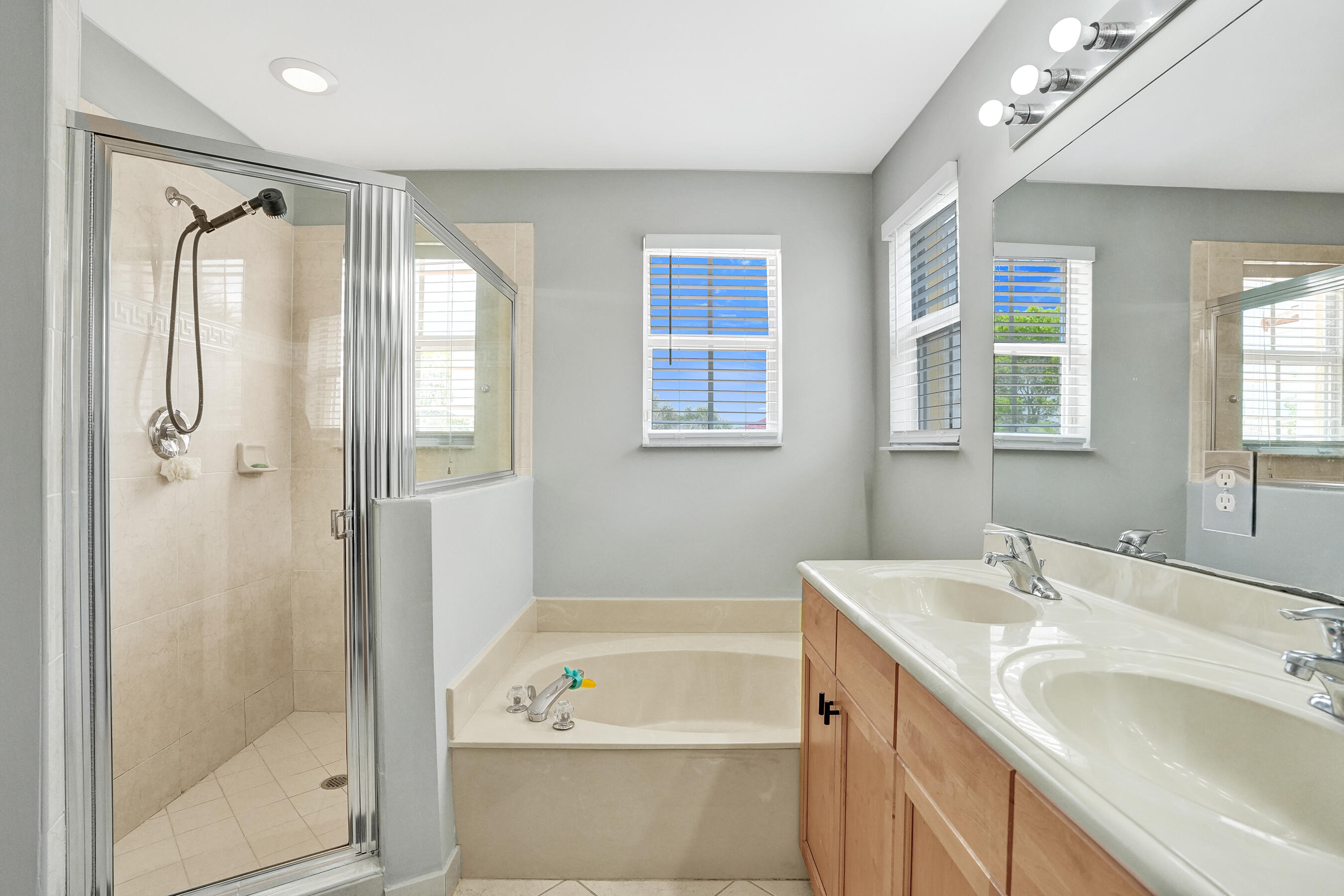 RIVIERA ISLES III - Residential