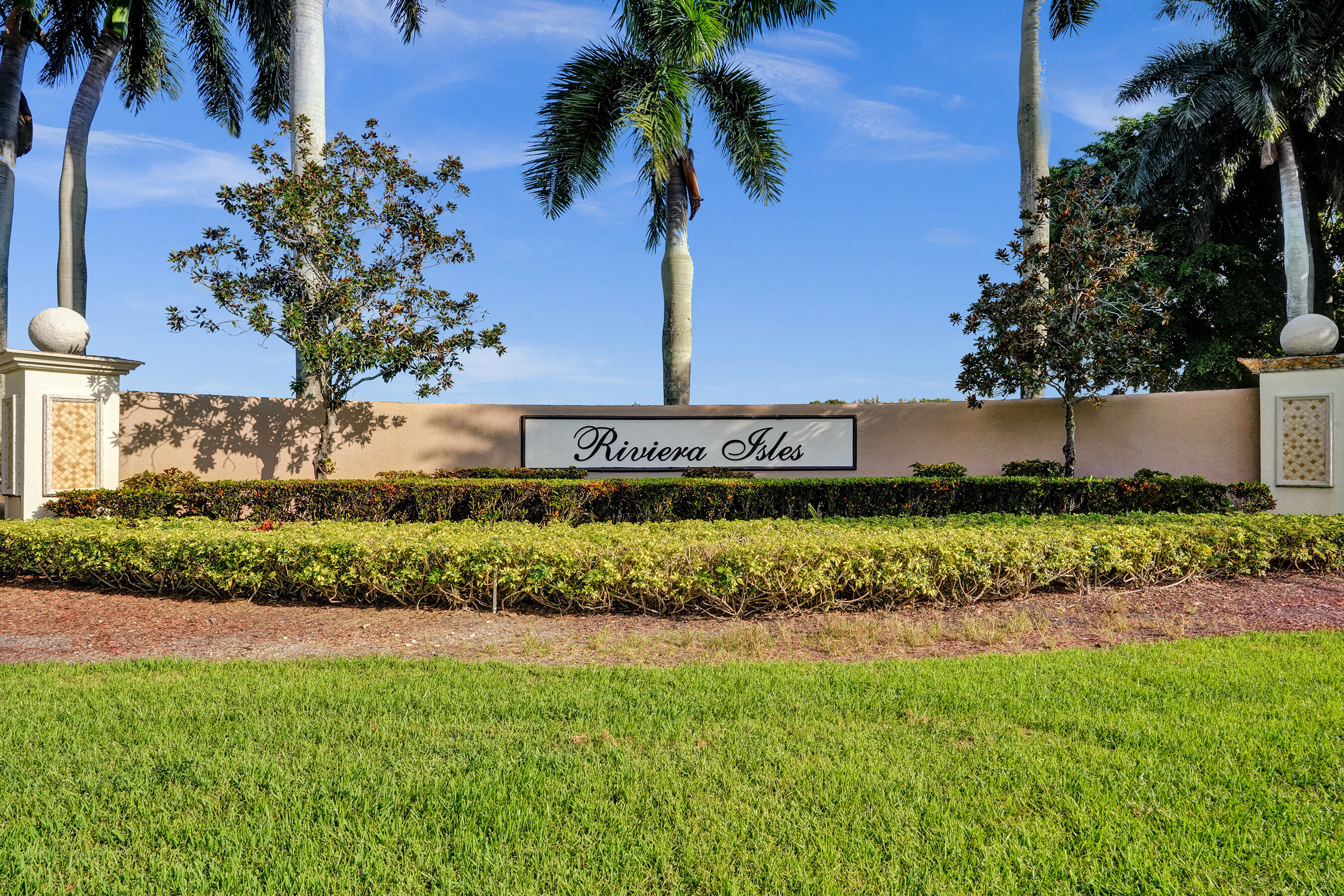 RIVIERA ISLES III - Residential