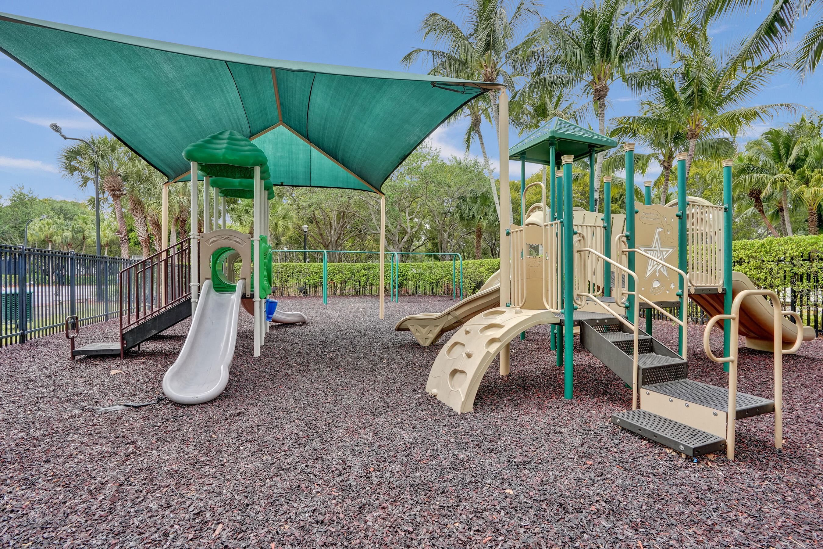 RIVIERA ISLES III - Residential