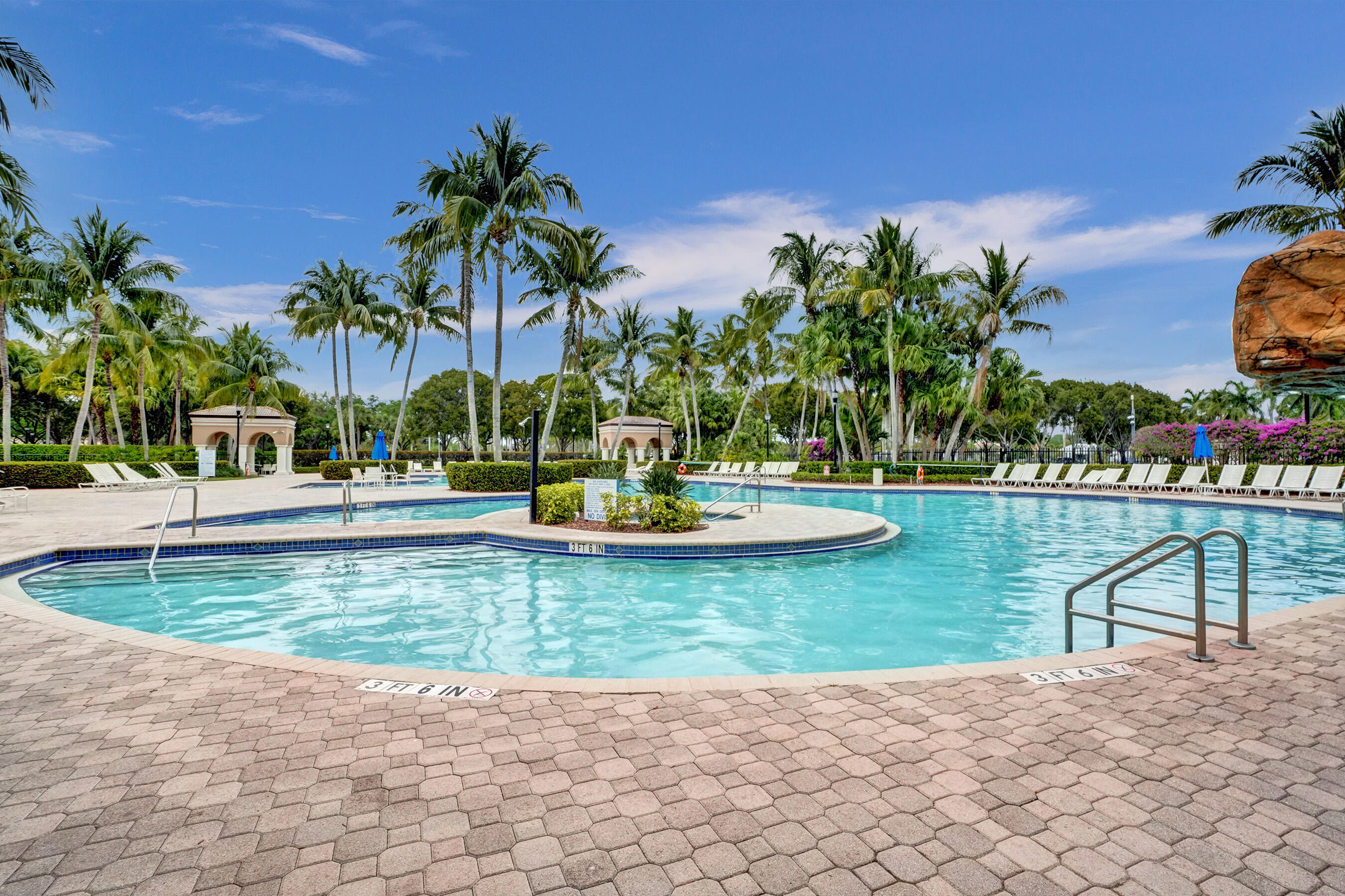 RIVIERA ISLES III - Residential