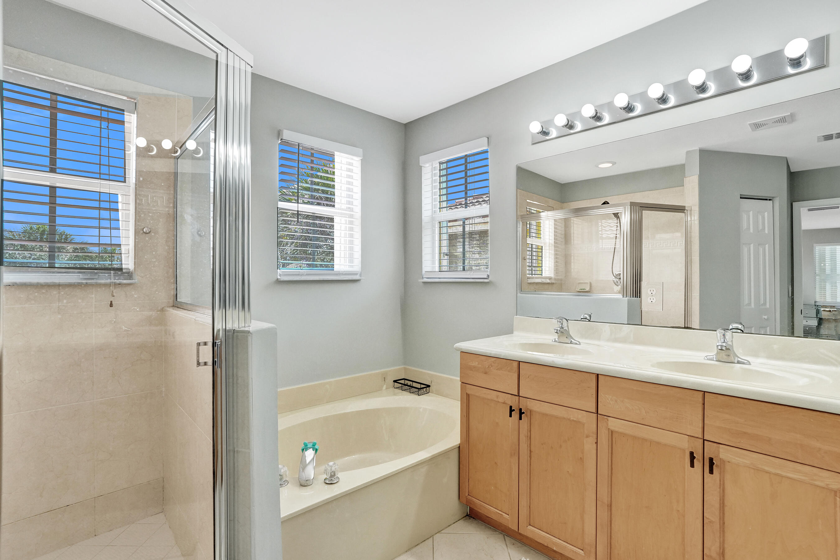 RIVIERA ISLES III - Residential