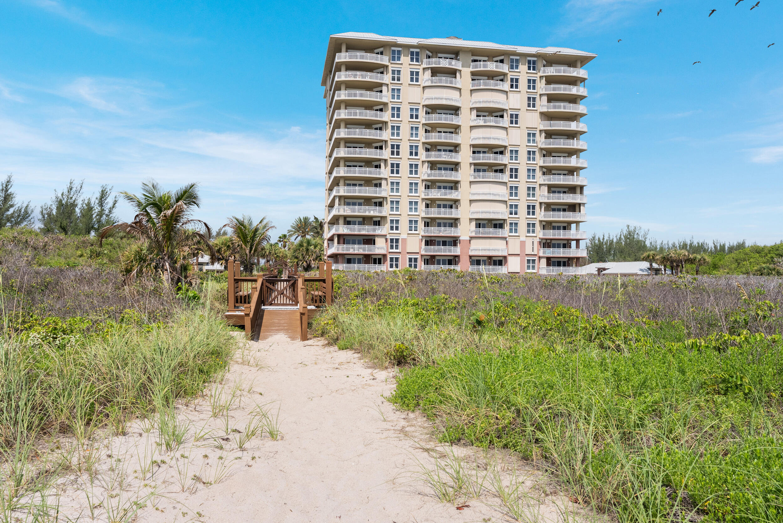 GRAND ISLE OF NORTH HUTCHINSON ISLAND CONDOMINIUM - Residential