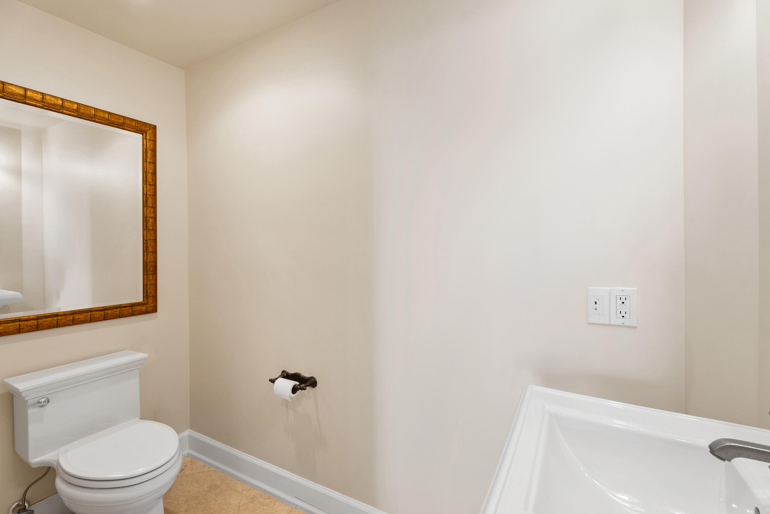 GRAND ISLE OF NORTH HUTCHINSON ISLAND CONDOMINIUM - Residential