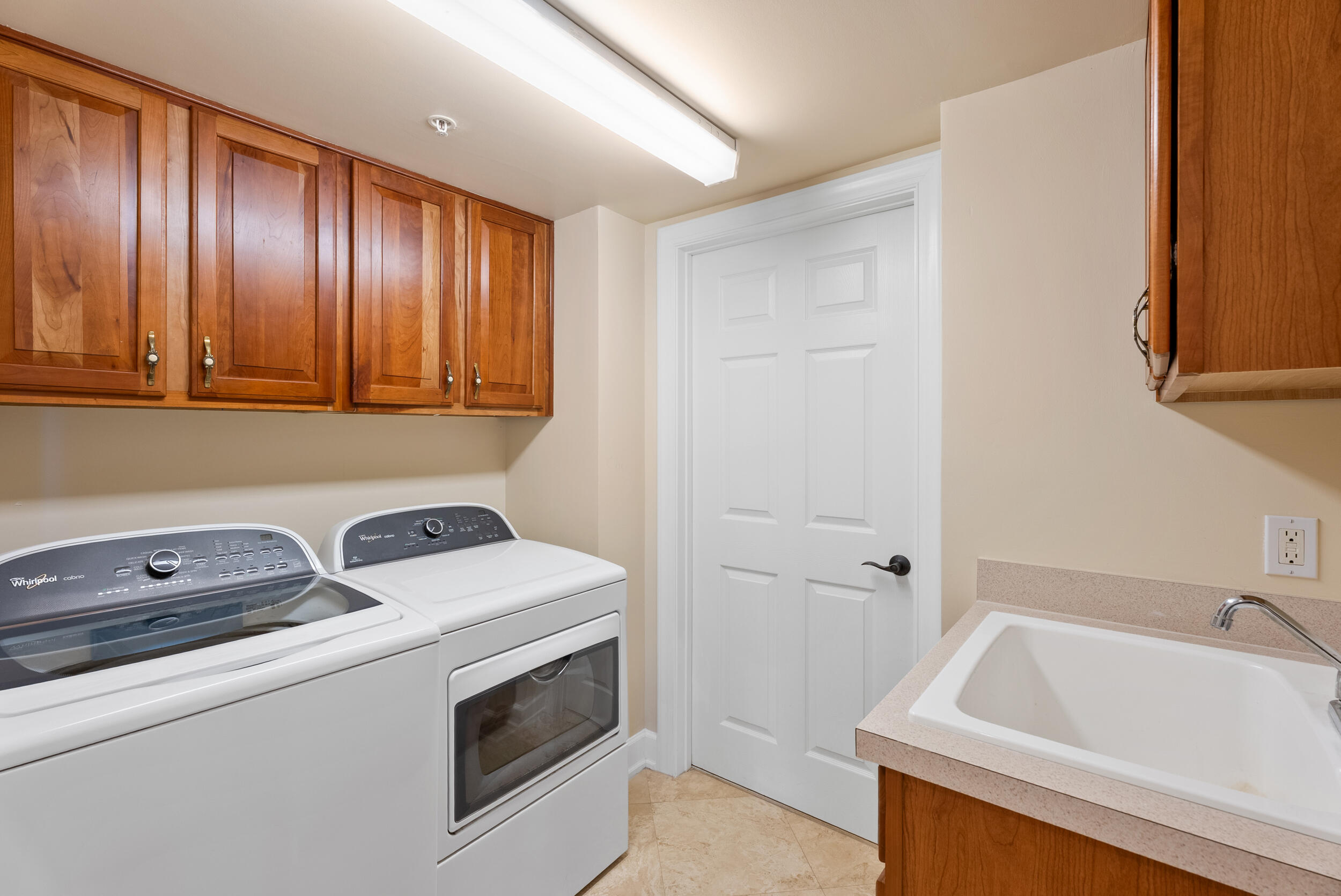 GRAND ISLE OF NORTH HUTCHINSON ISLAND CONDOMINIUM - Residential