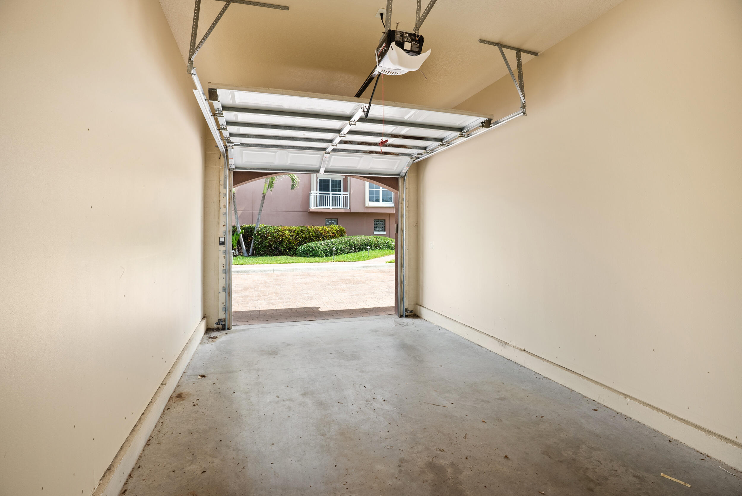 GRAND ISLE OF NORTH HUTCHINSON ISLAND CONDOMINIUM - Residential
