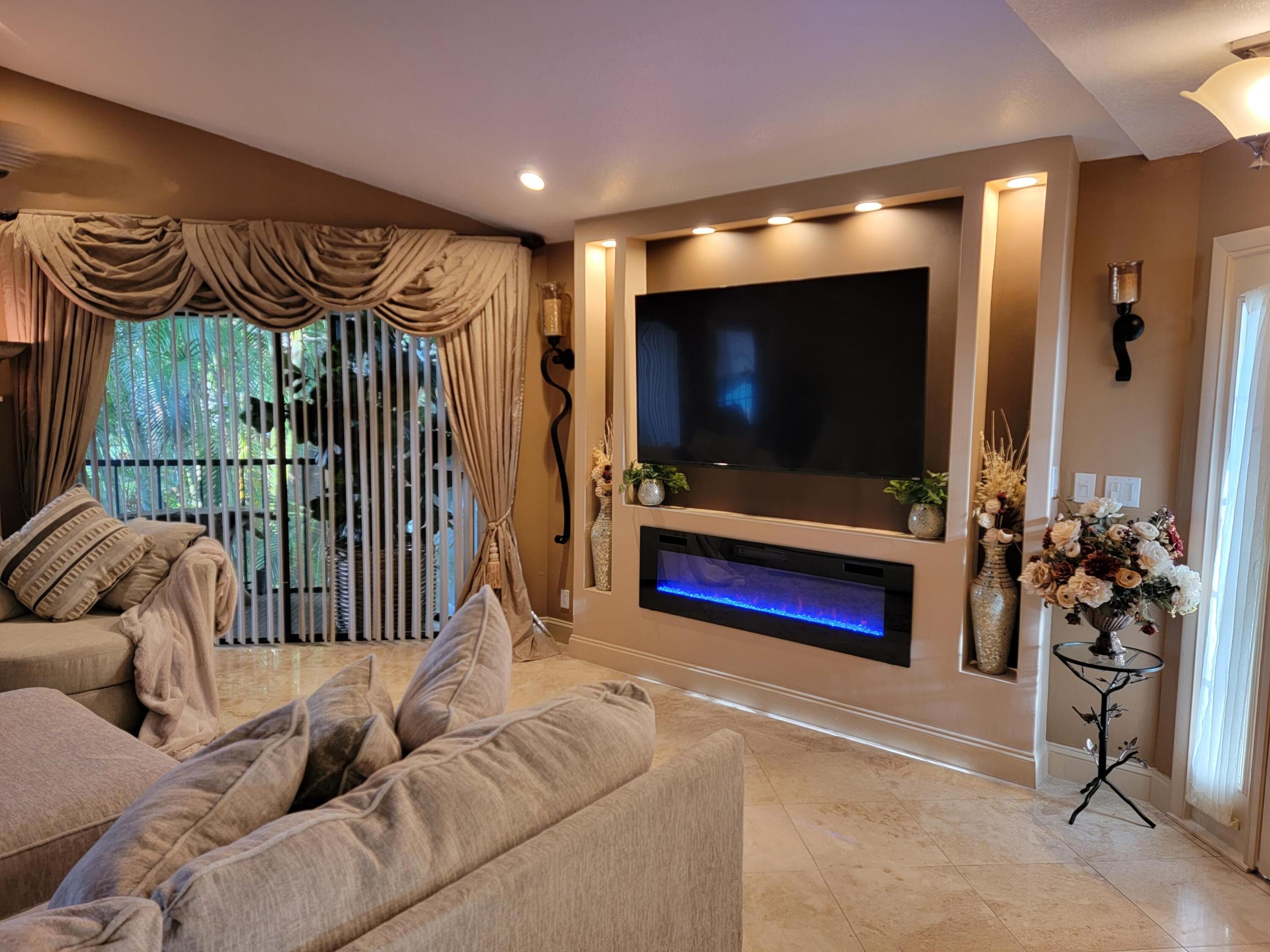 7485 Glendevon Lane 1108