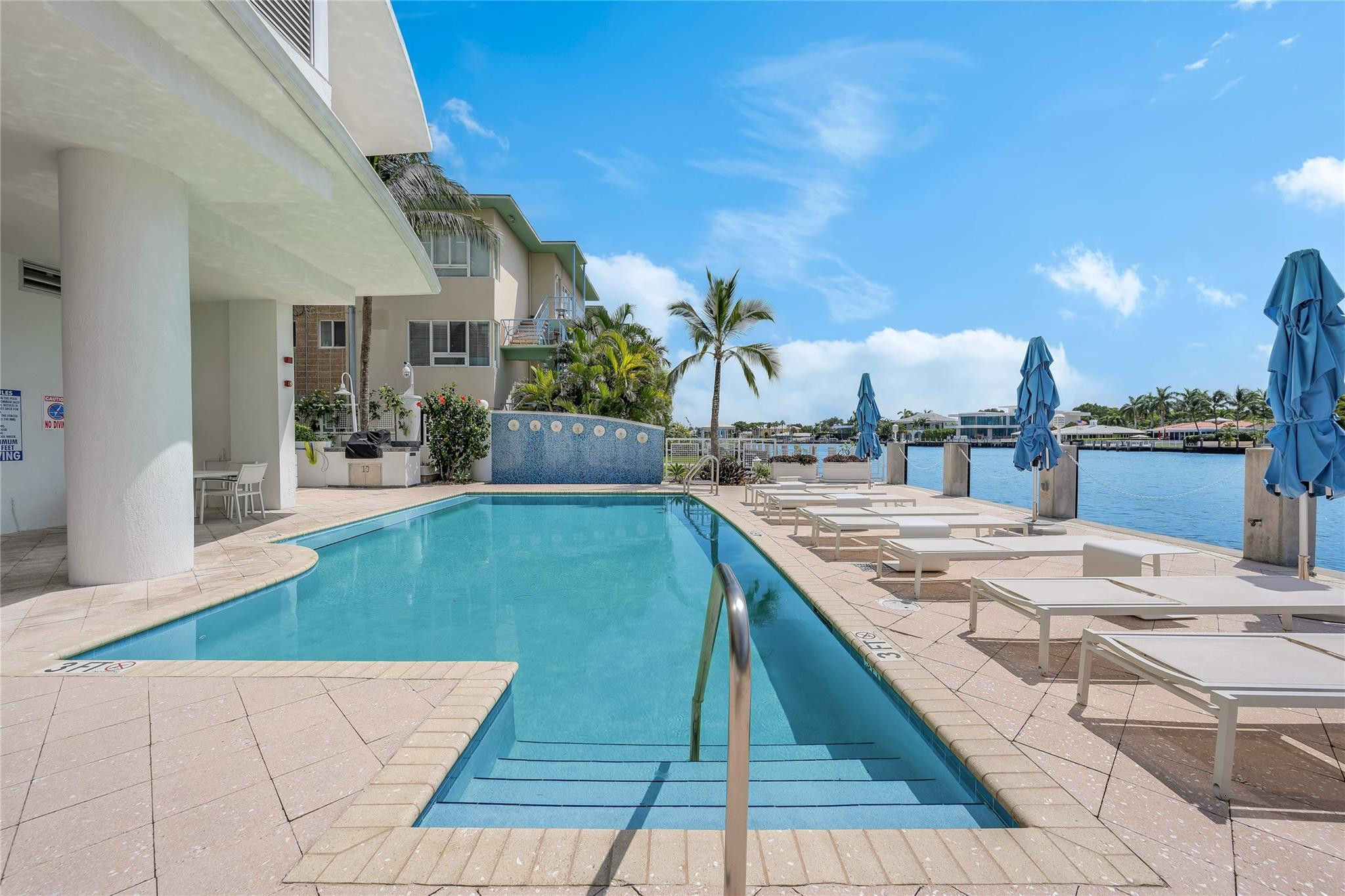 La Rive - Residential