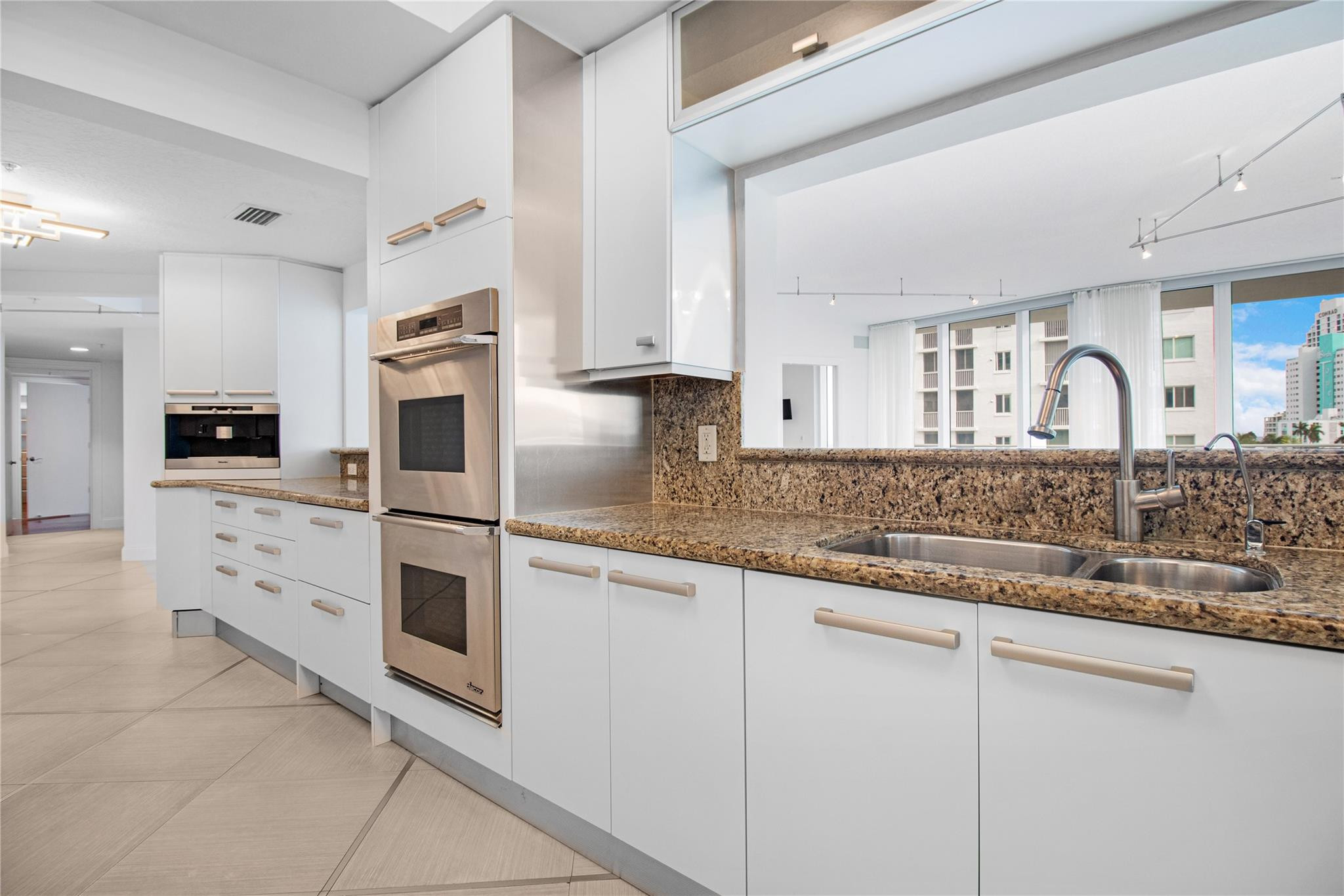 La Rive - Residential