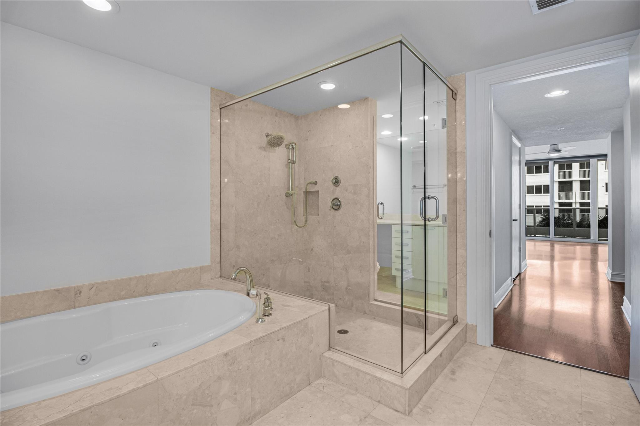 La Rive - Residential