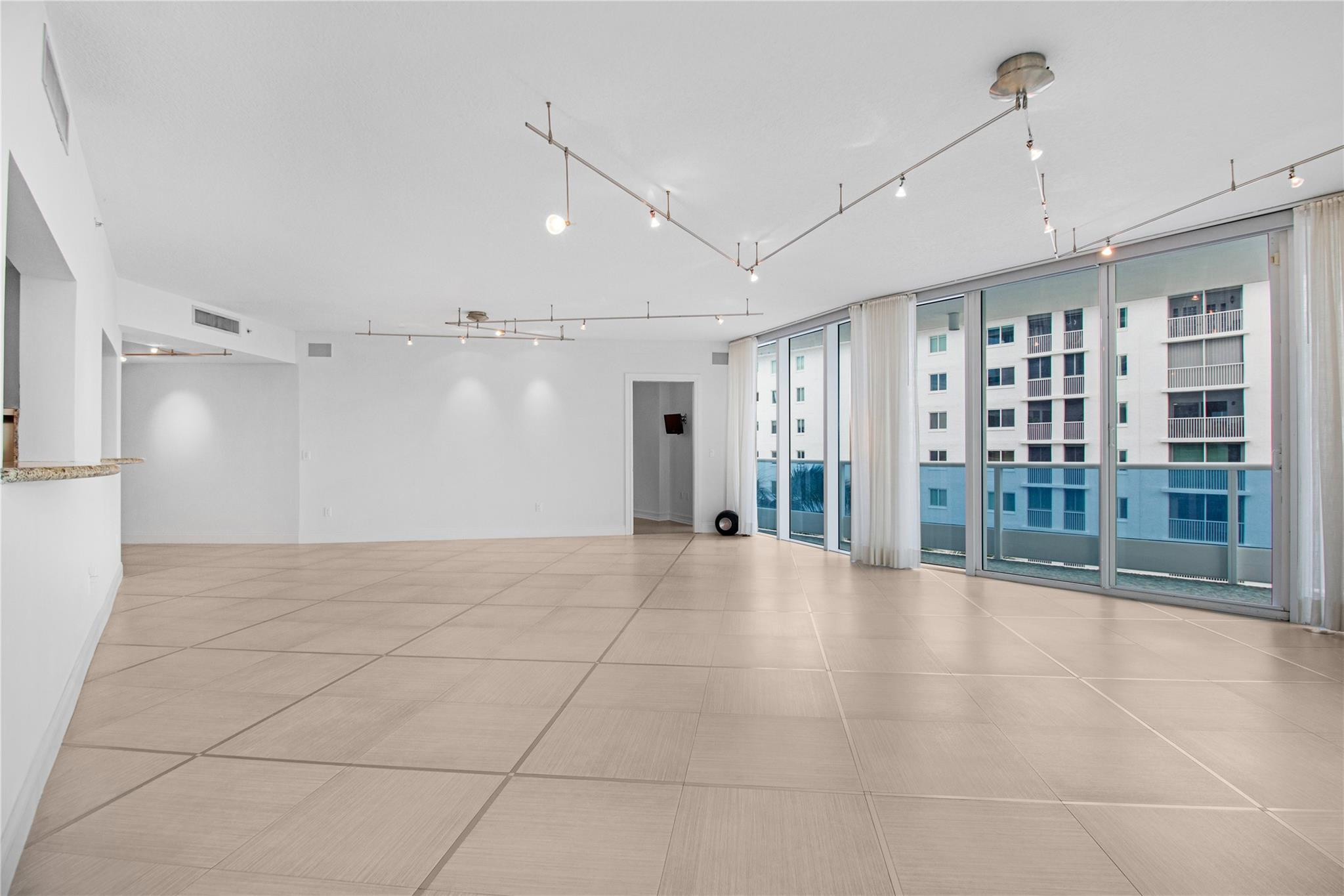 La Rive - Residential