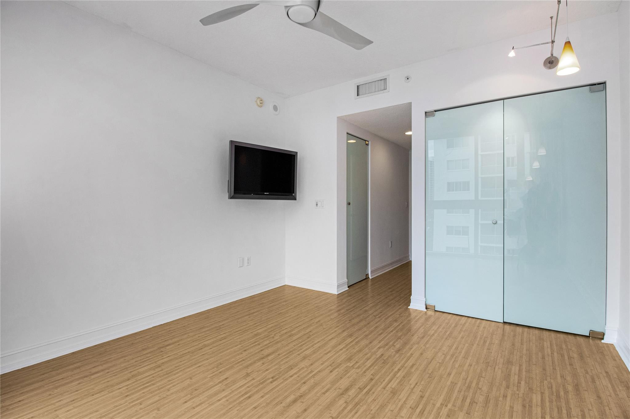 La Rive - Residential