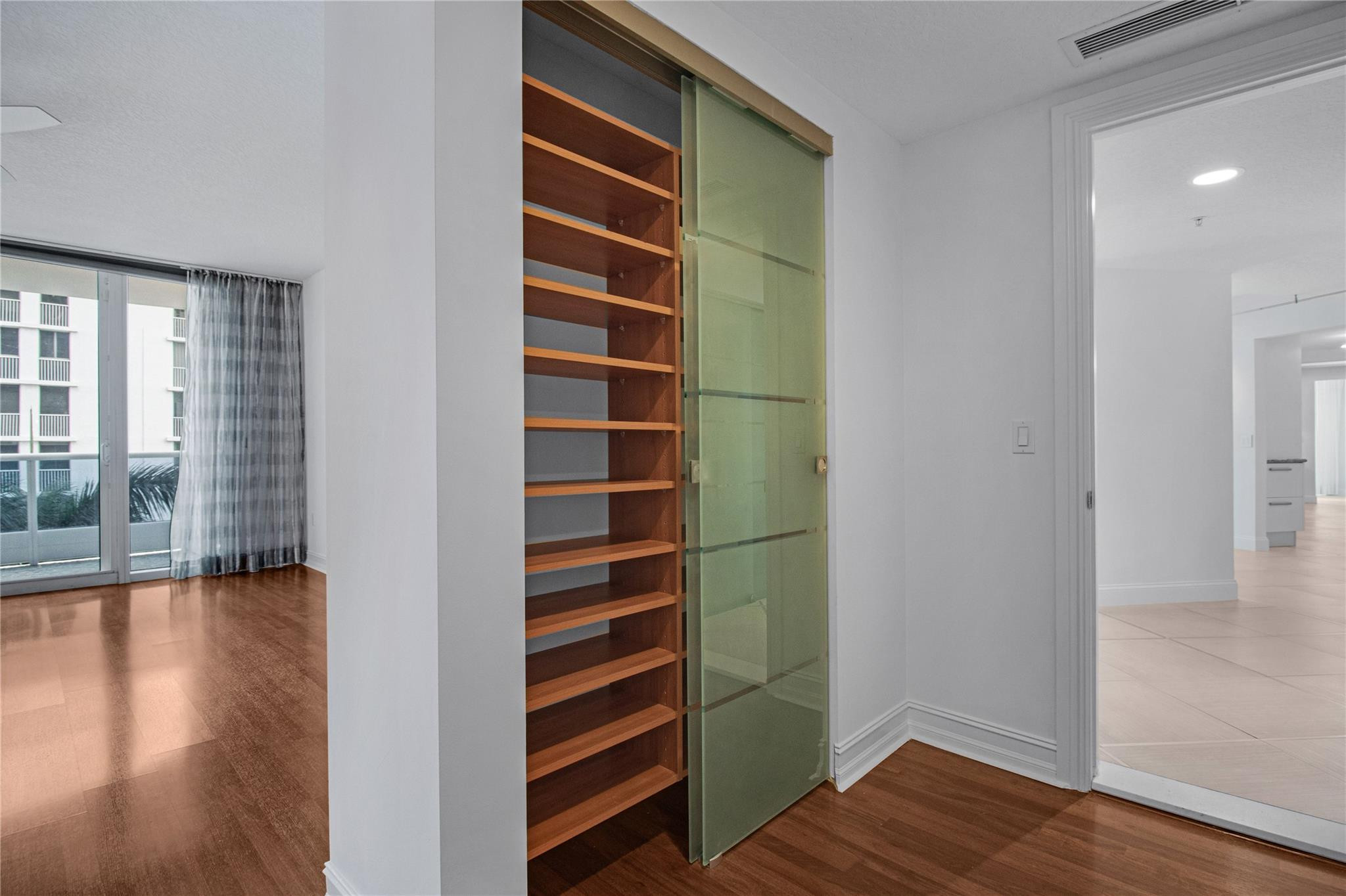 La Rive - Residential