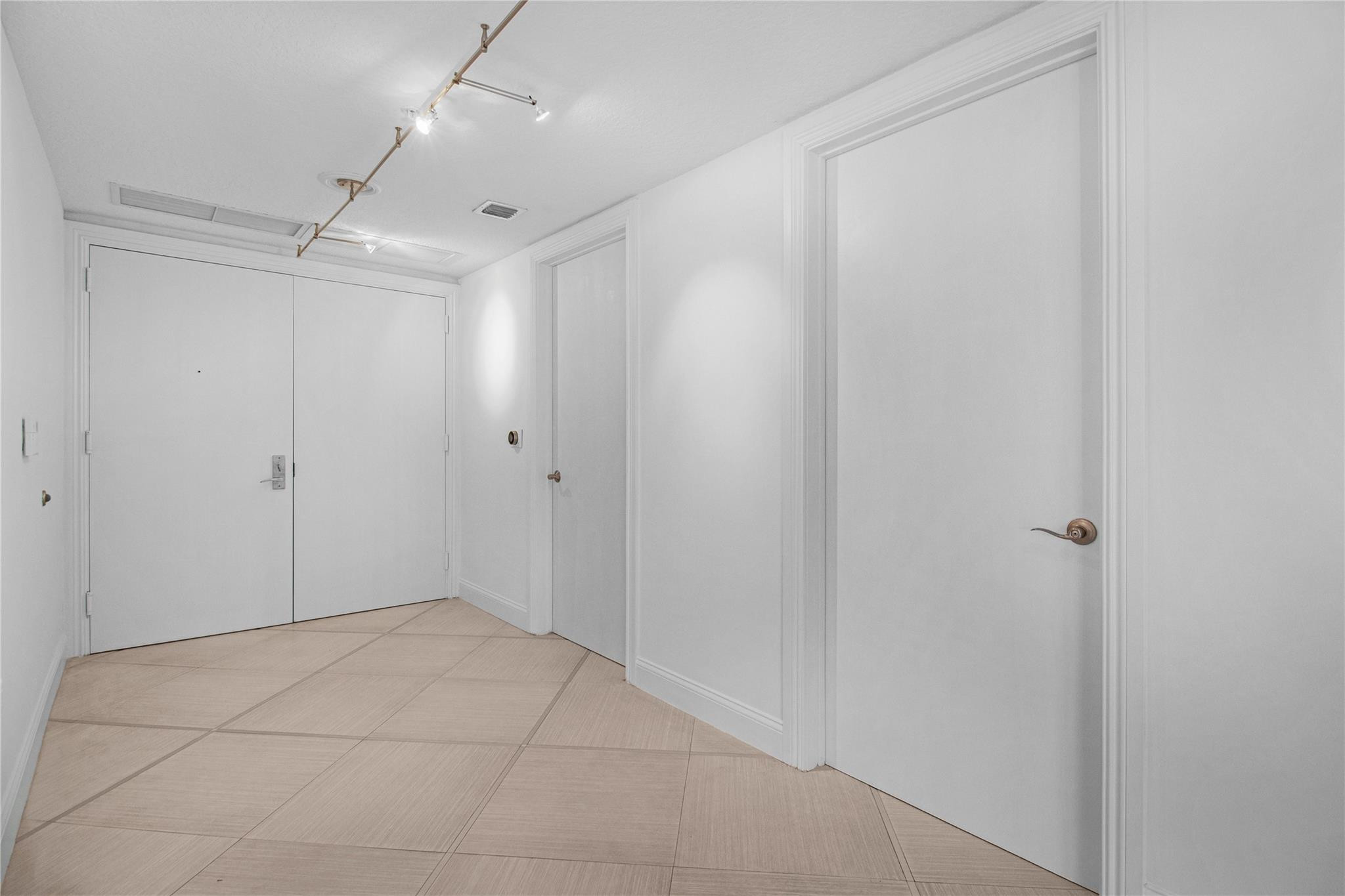 La Rive - Residential