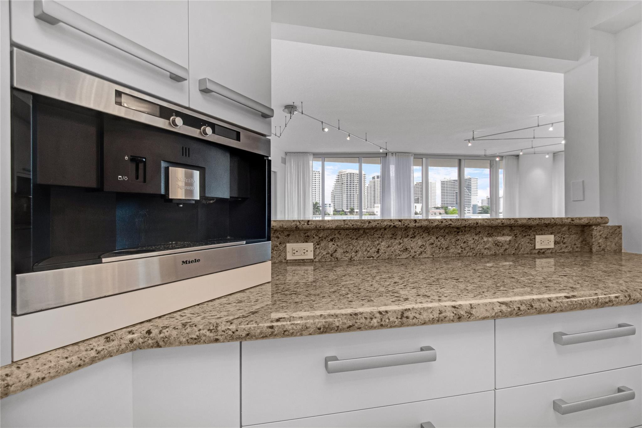 La Rive - Residential