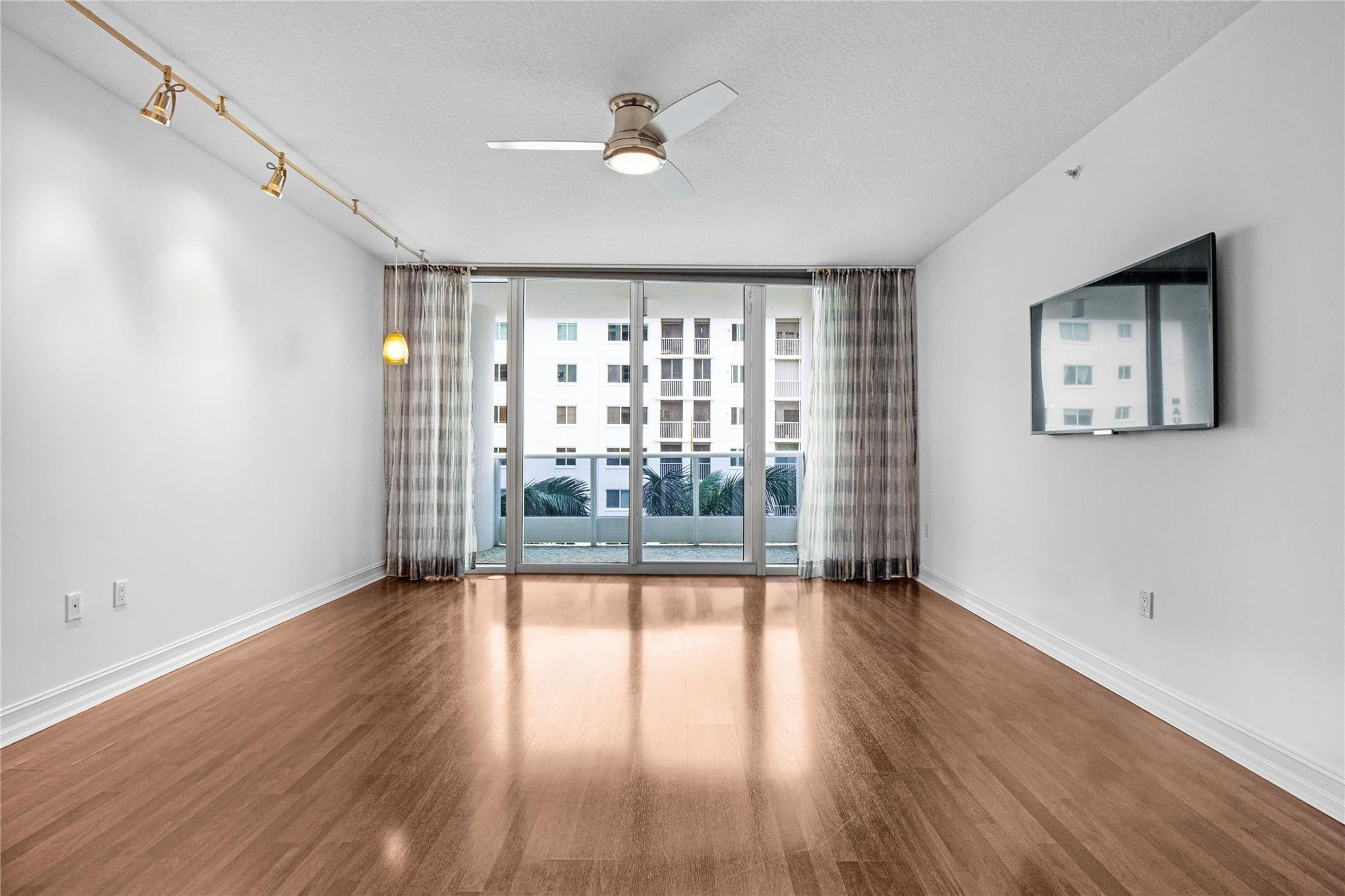 La Rive - Residential