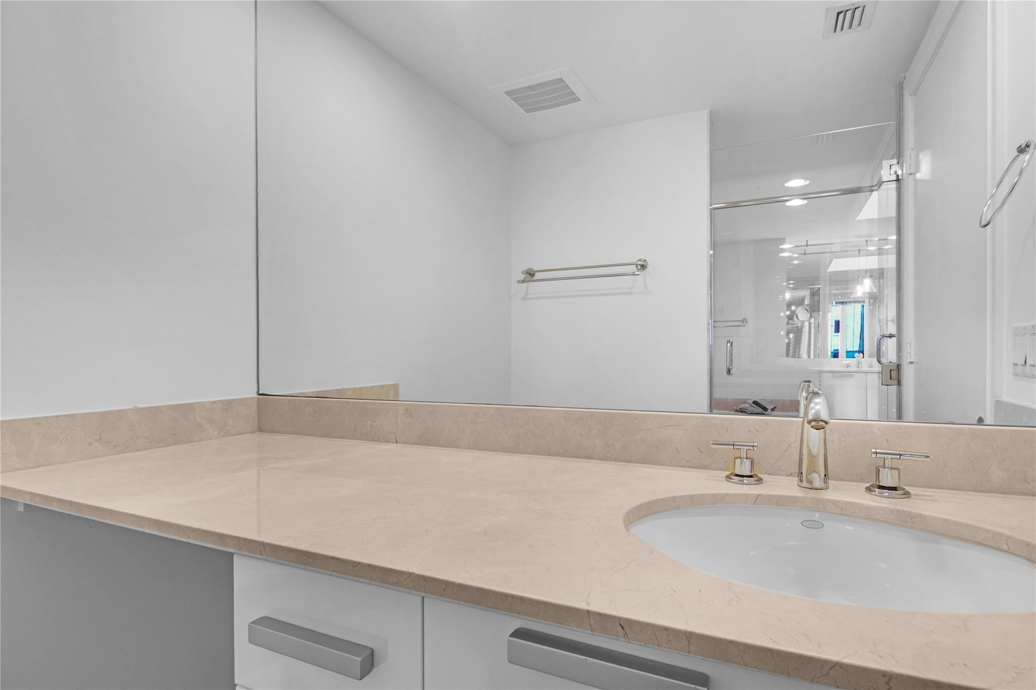 La Rive - Residential
