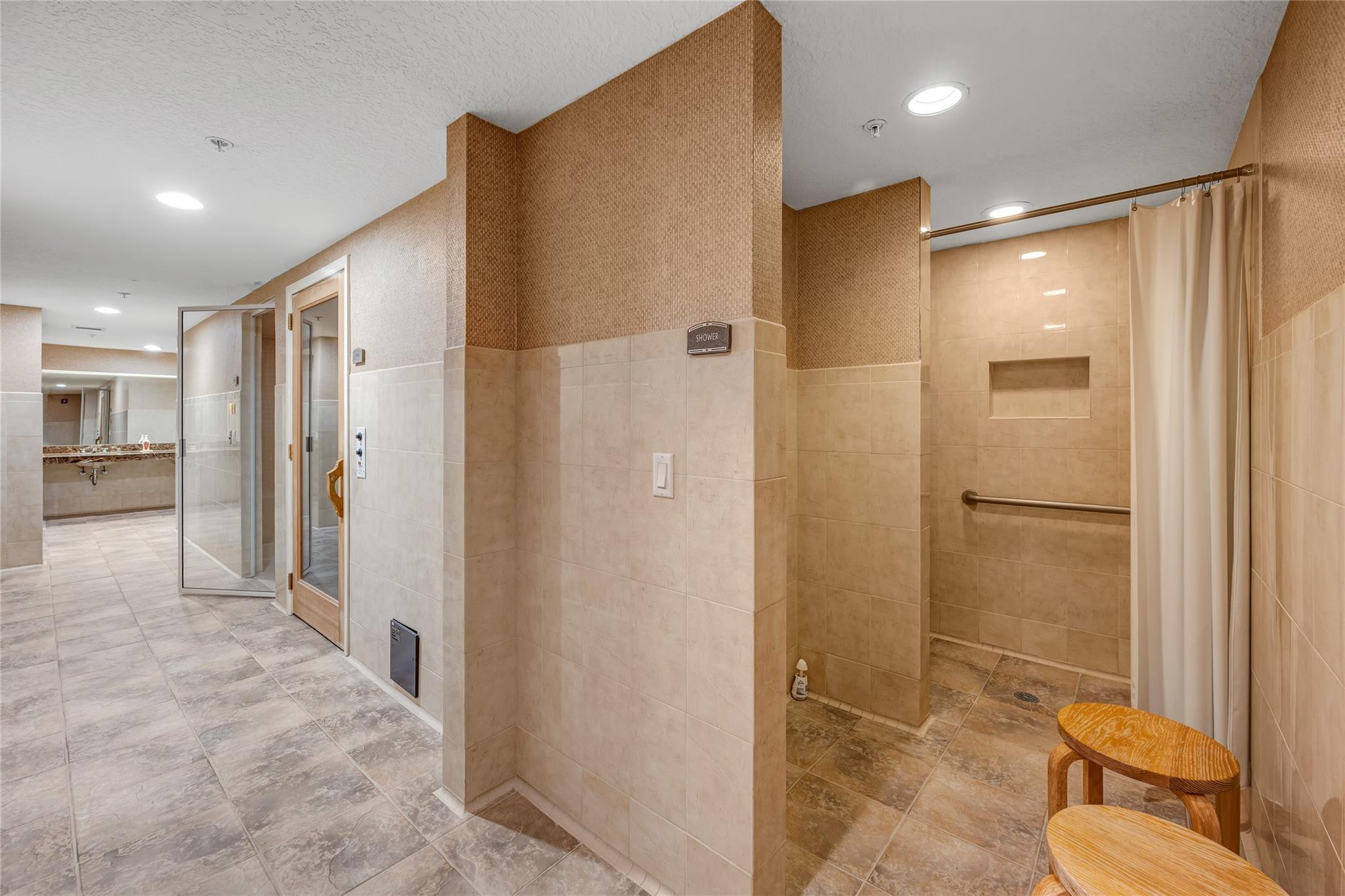 La Rive - Residential