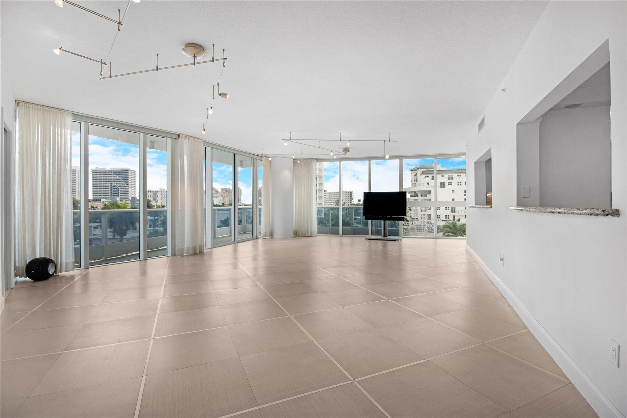 La Rive - Residential