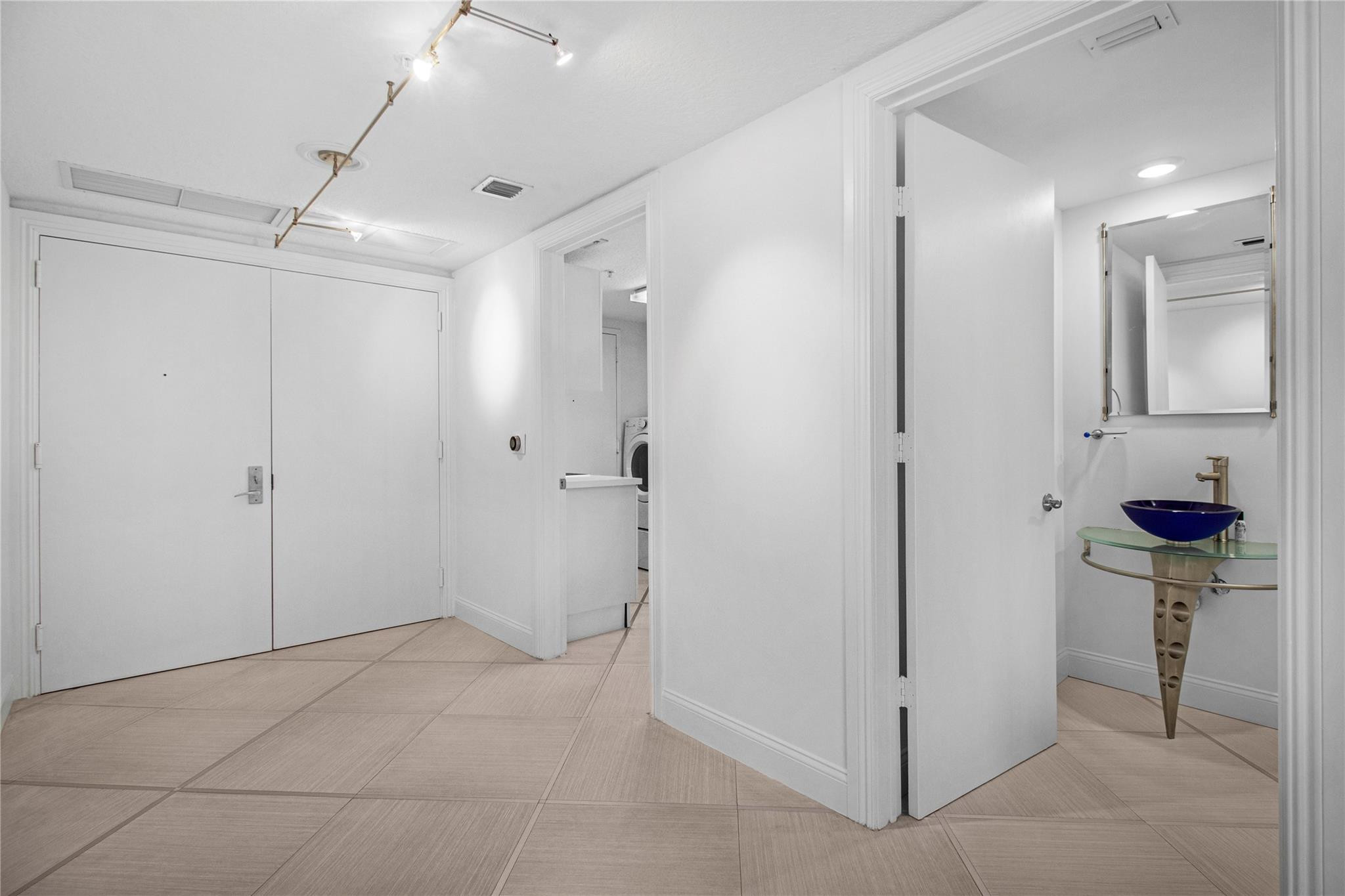 La Rive - Residential