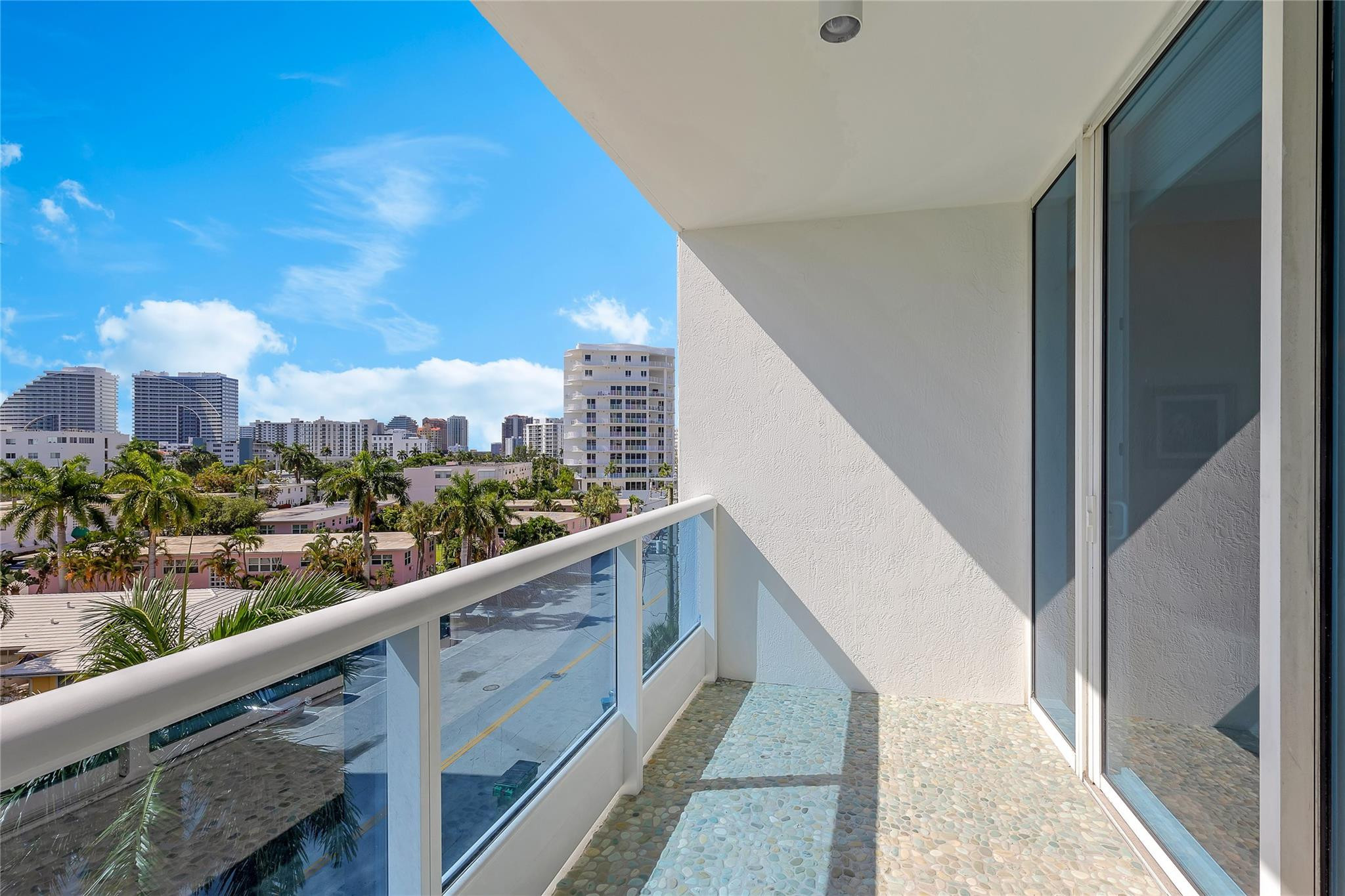 La Rive - Residential