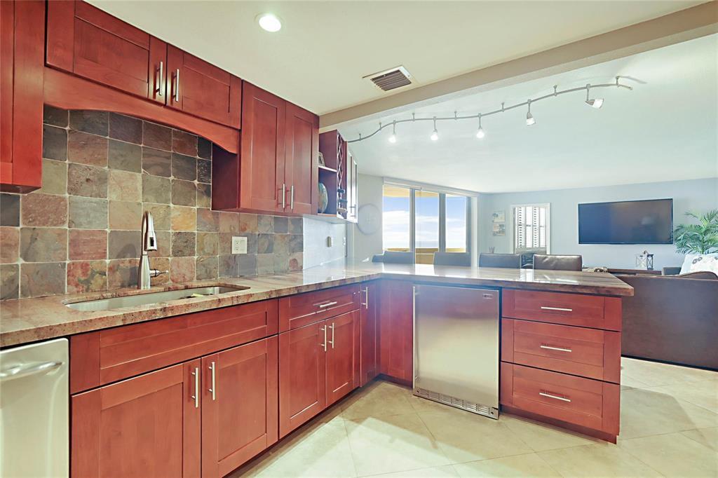 PHOENIX TOWERS CONDO - Residential Lease