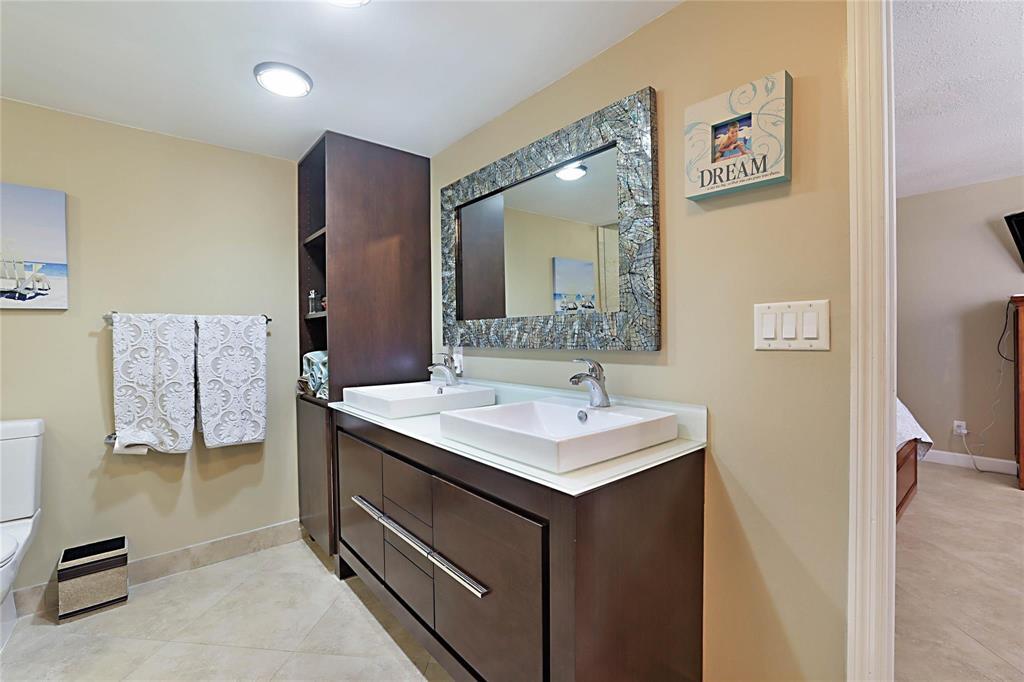 PHOENIX TOWERS CONDO - Residential Lease