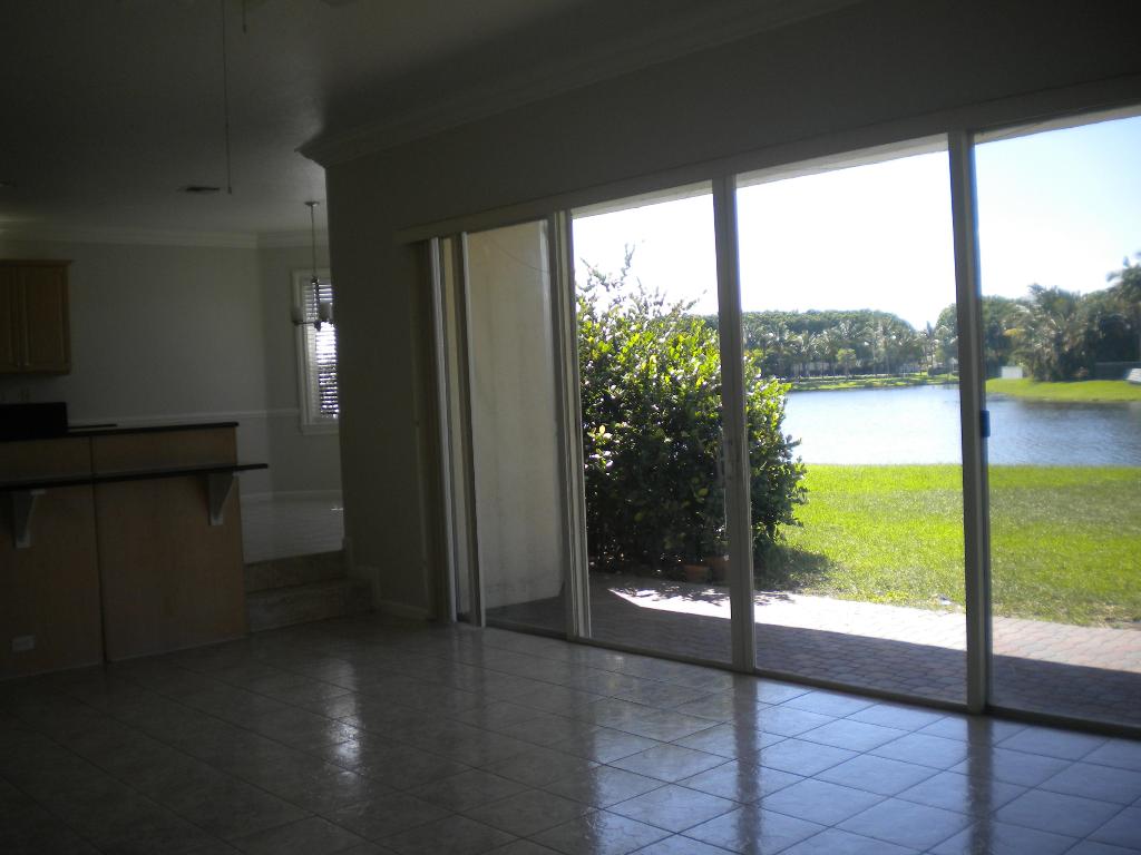 OLYMPIA 1 - Residential Lease