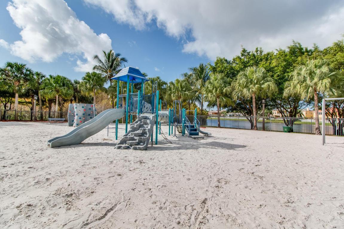 OLYMPIA 1 - Residential Lease