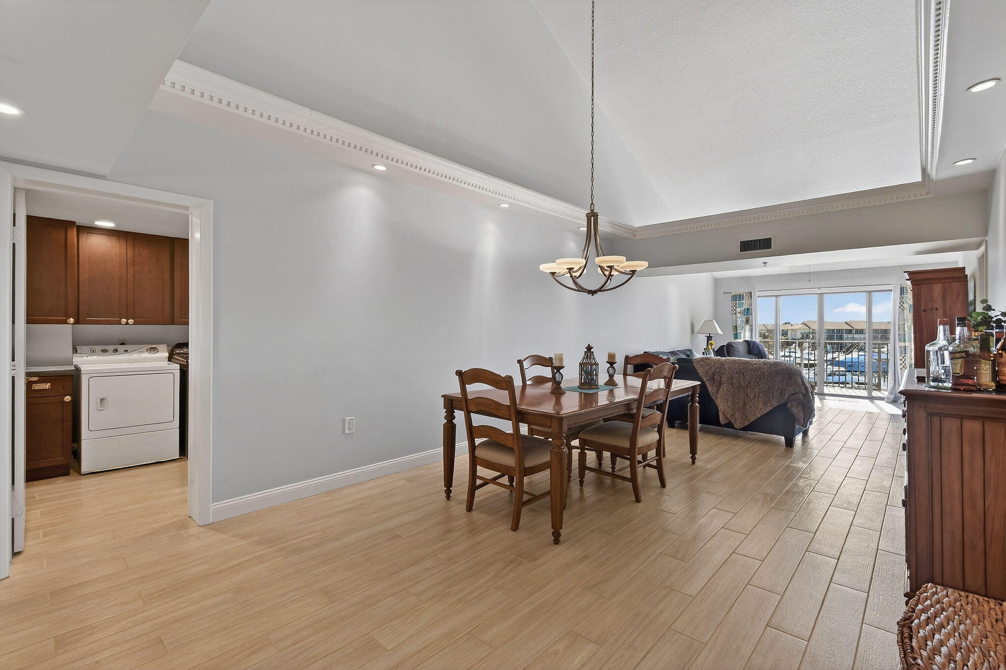 701 Seafarer Circle 504