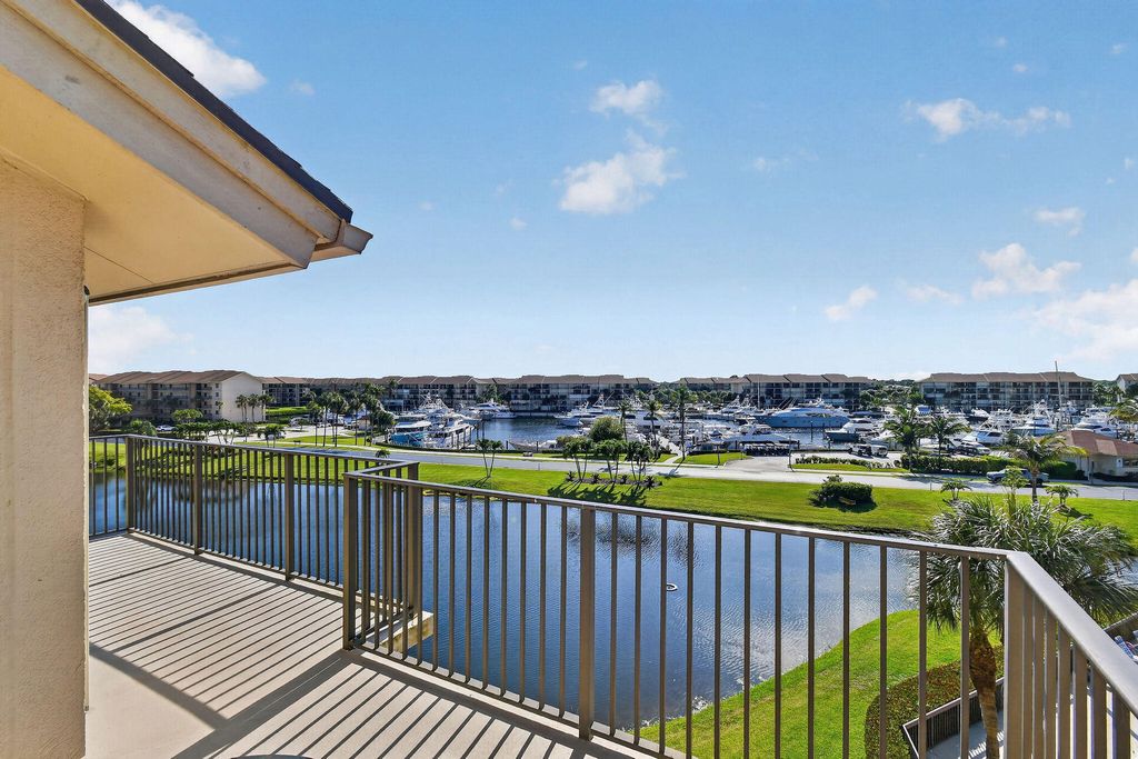 Photo of 701 Seafarer Circle #504, Jupiter, FL 33477 (MLS # B26026321)