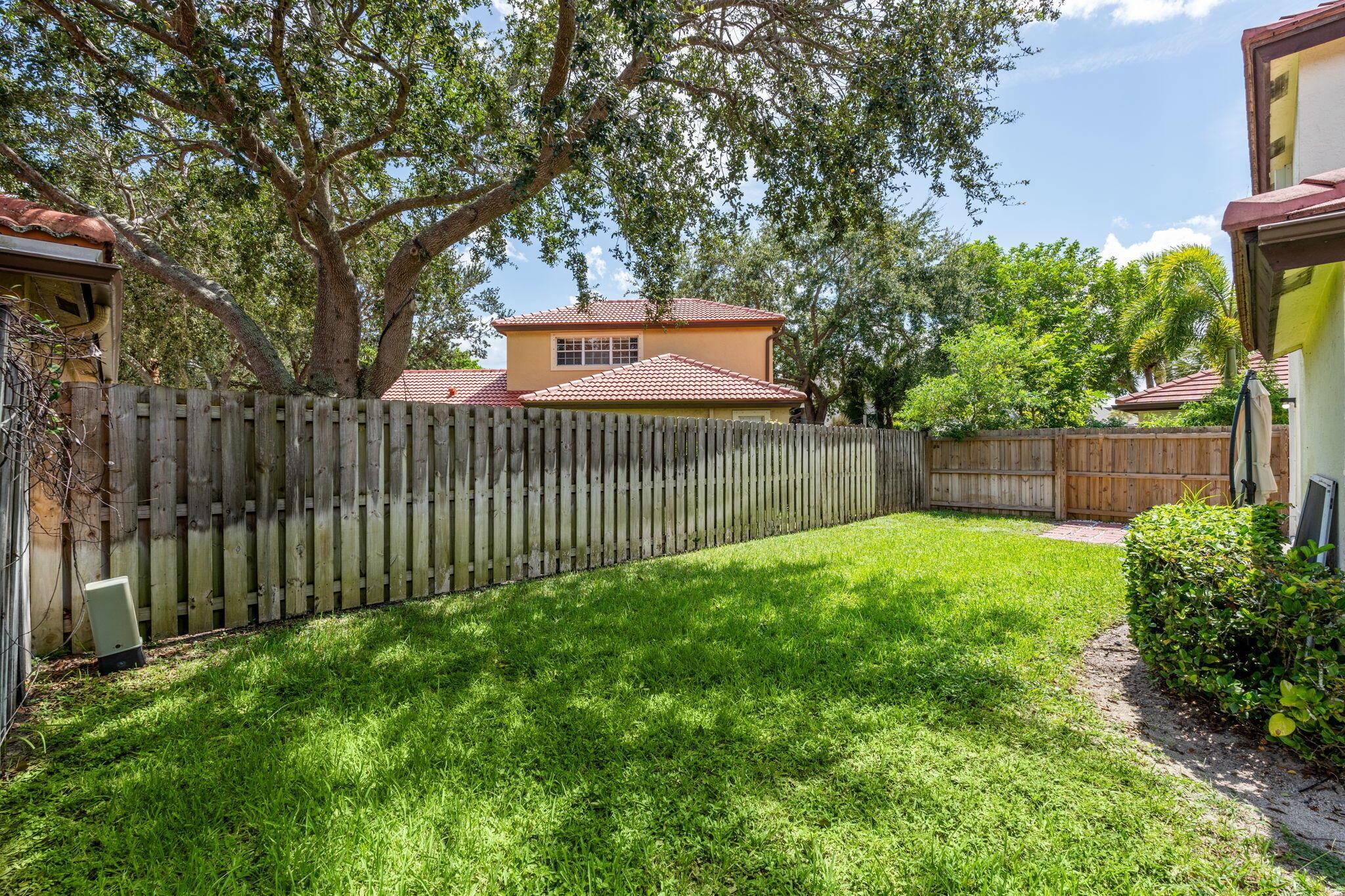 WELLINGTON DOWNS - Residential