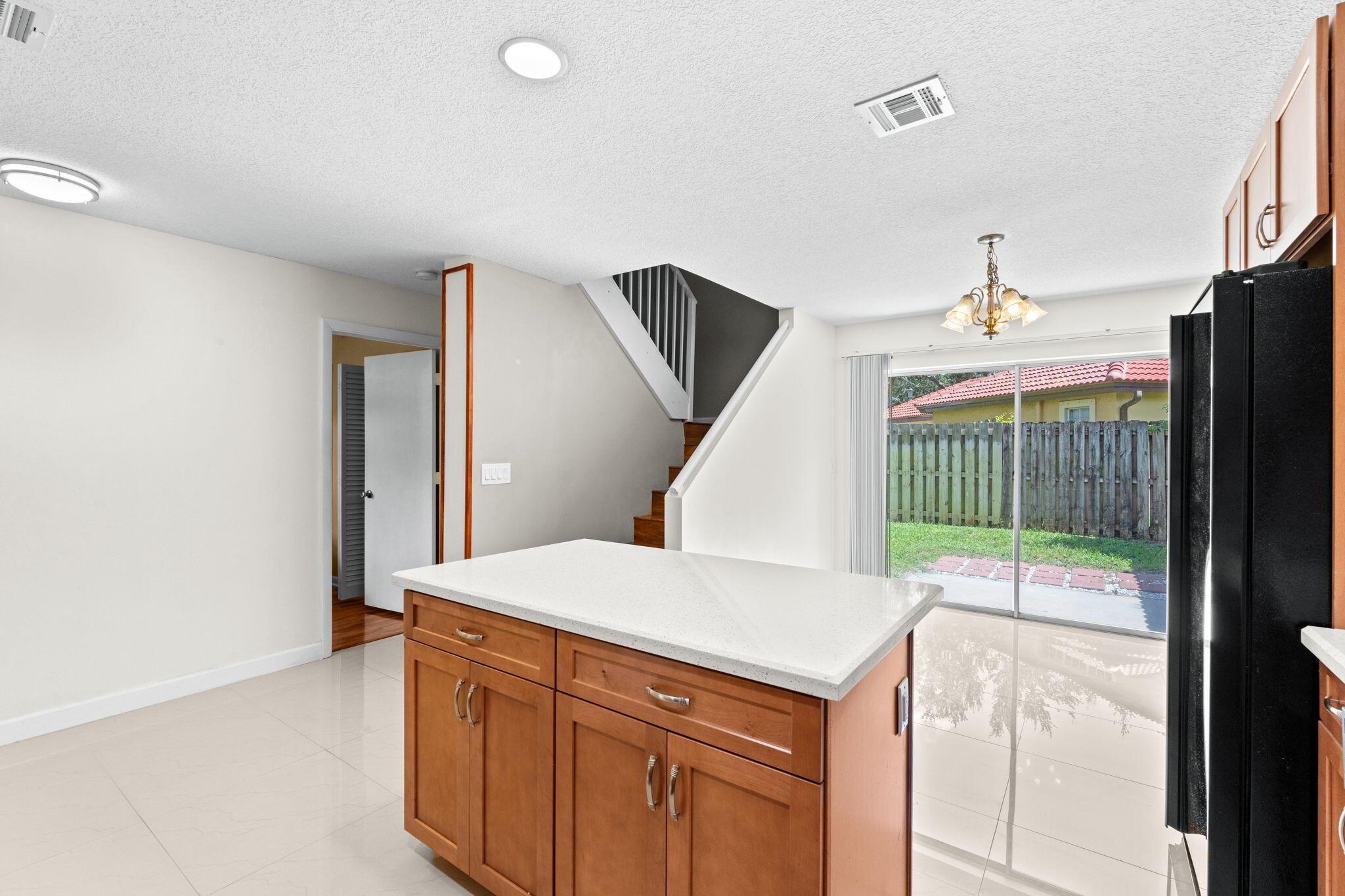 WELLINGTON DOWNS - Residential
