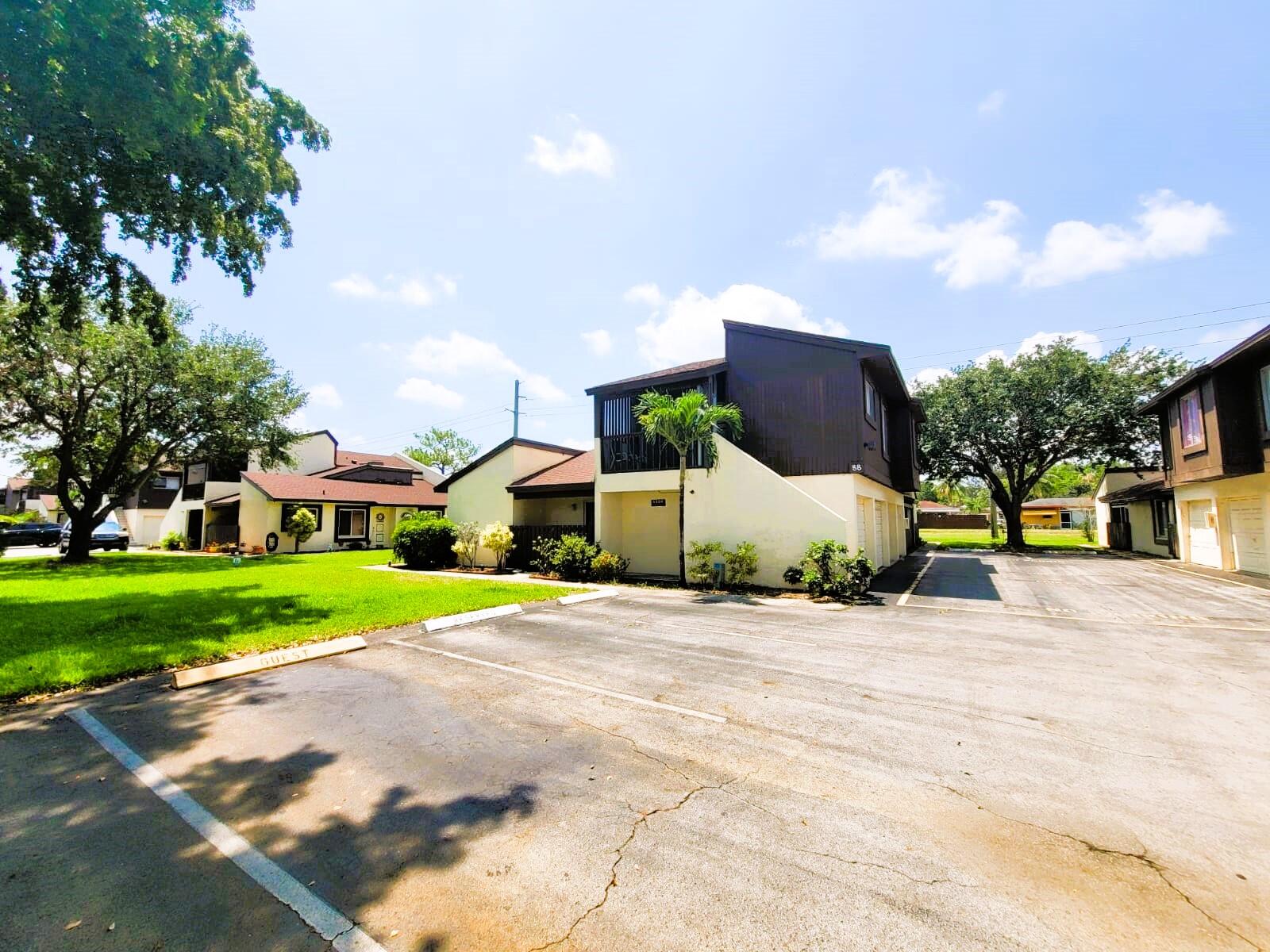 Beautiful condo, corner unit with a large 1-car garage. Stainless steel appliances, wood flooring, new AC and new water heater. Condo fees include water/sewer, exterior maintenance and exterior insurance/master policy. Make this your home today or rent immediately.
