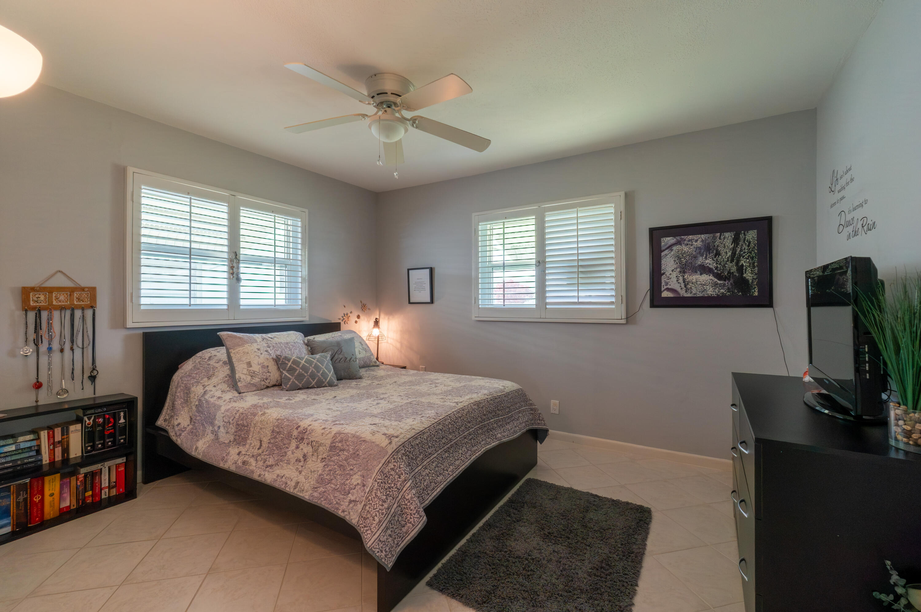PALM BEACH LEISUREVILLE SEC 2 - Residential