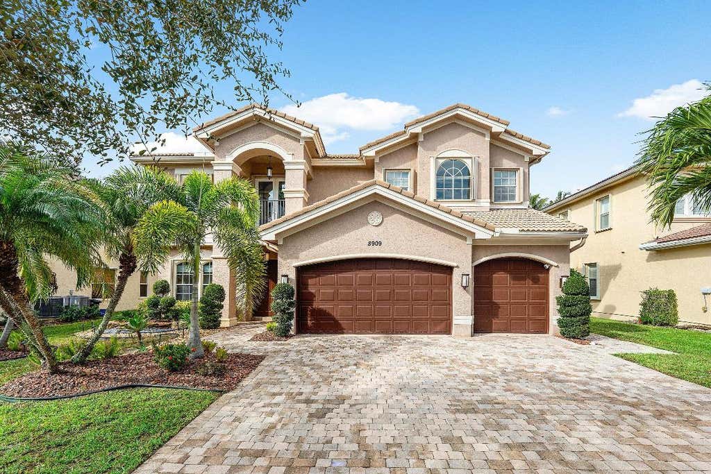 Photo of 8909 Woodgrove Ridge Court, Boynton Beach, FL 33473 (MLS # R11153256)