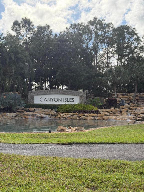 8909 Woodgrove Ridge Court