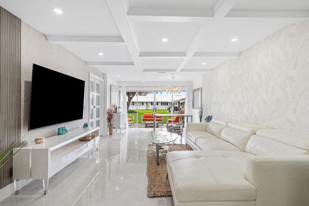 Photo of 300 SW Golfview Terrace #142, Boynton Beach, FL 33426 (MLS # R11136009)