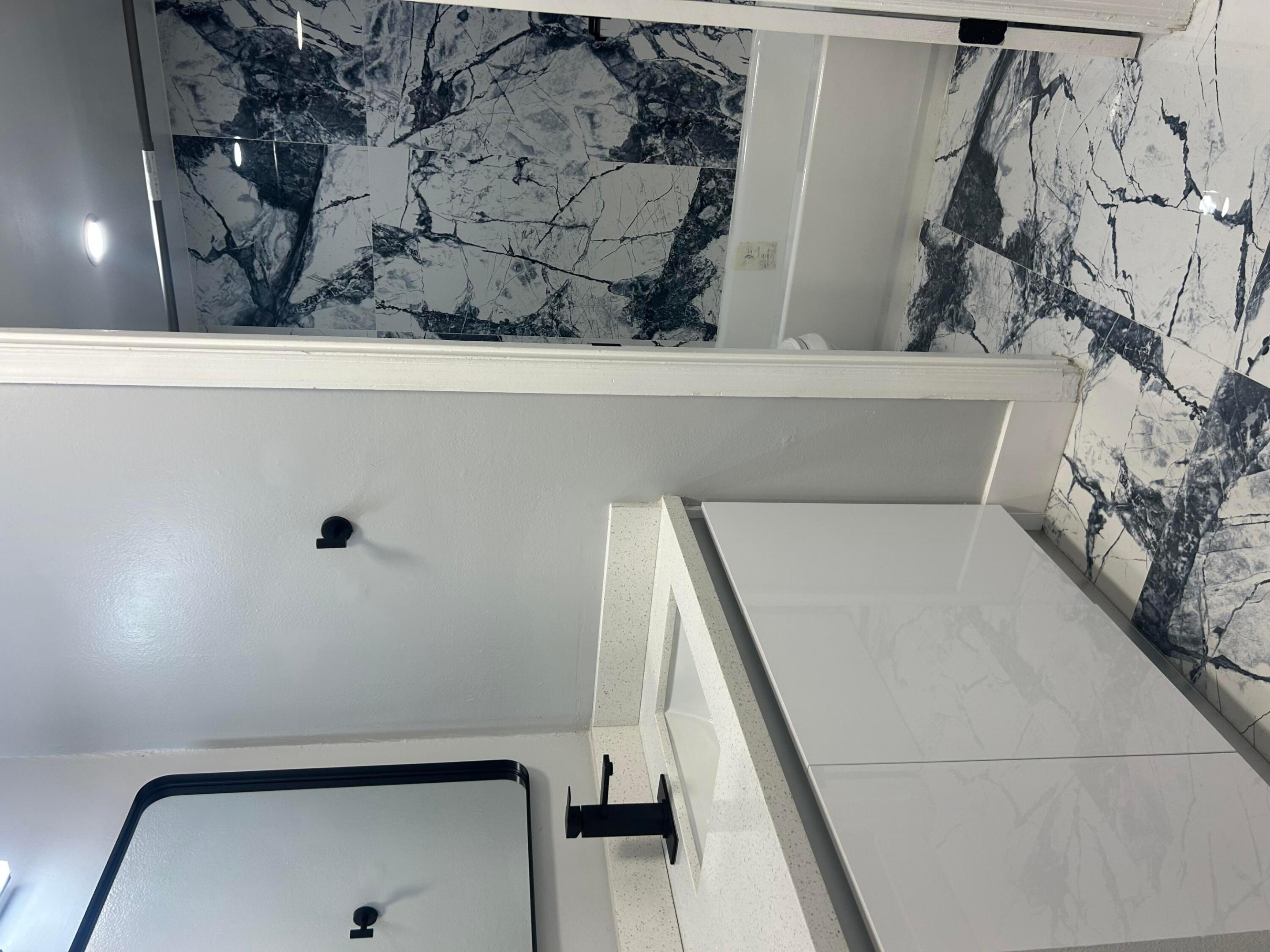 SUNRISE LAKE VIEWS LLC - Residential Lease